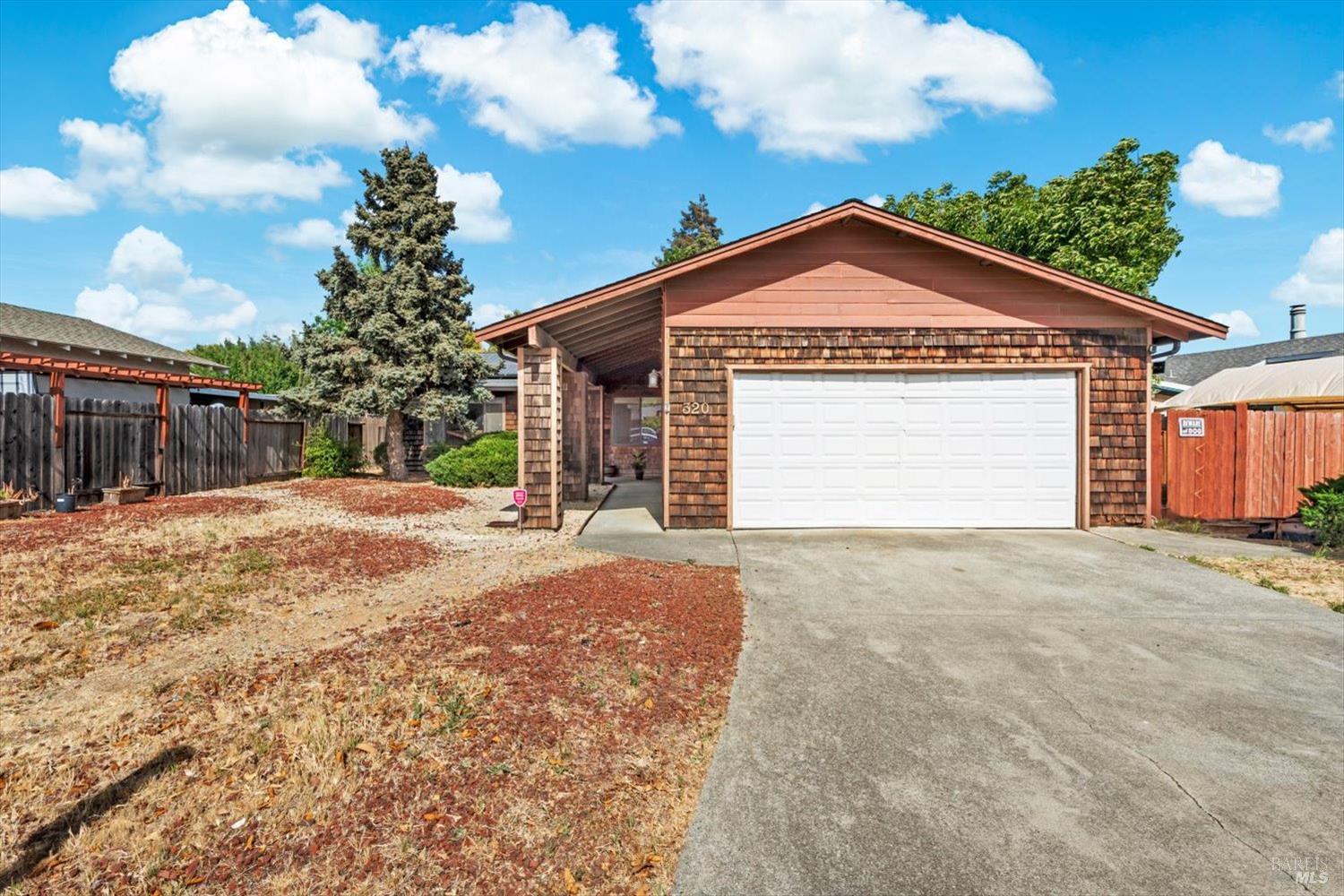 320 Serrano Ct