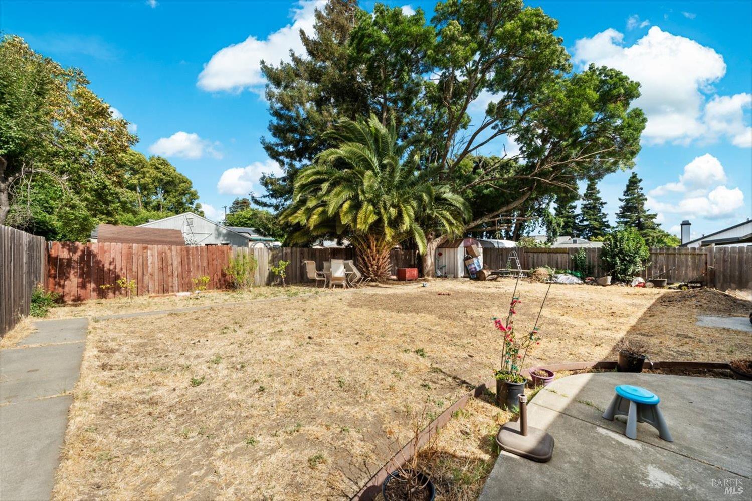 320 Serrano Ct