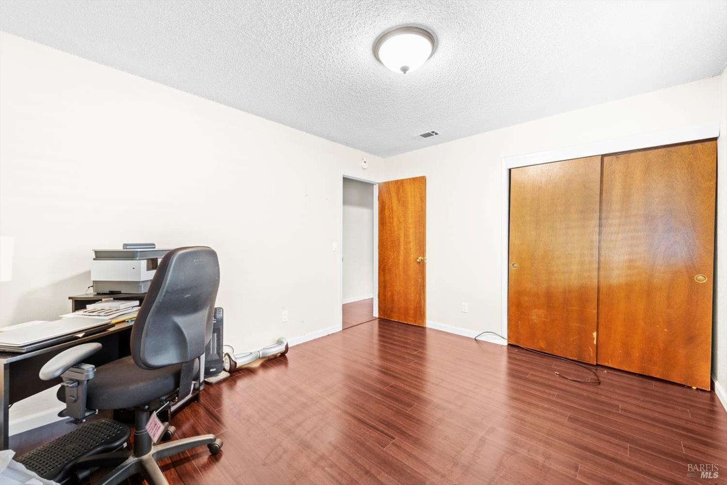 320 Serrano Ct
