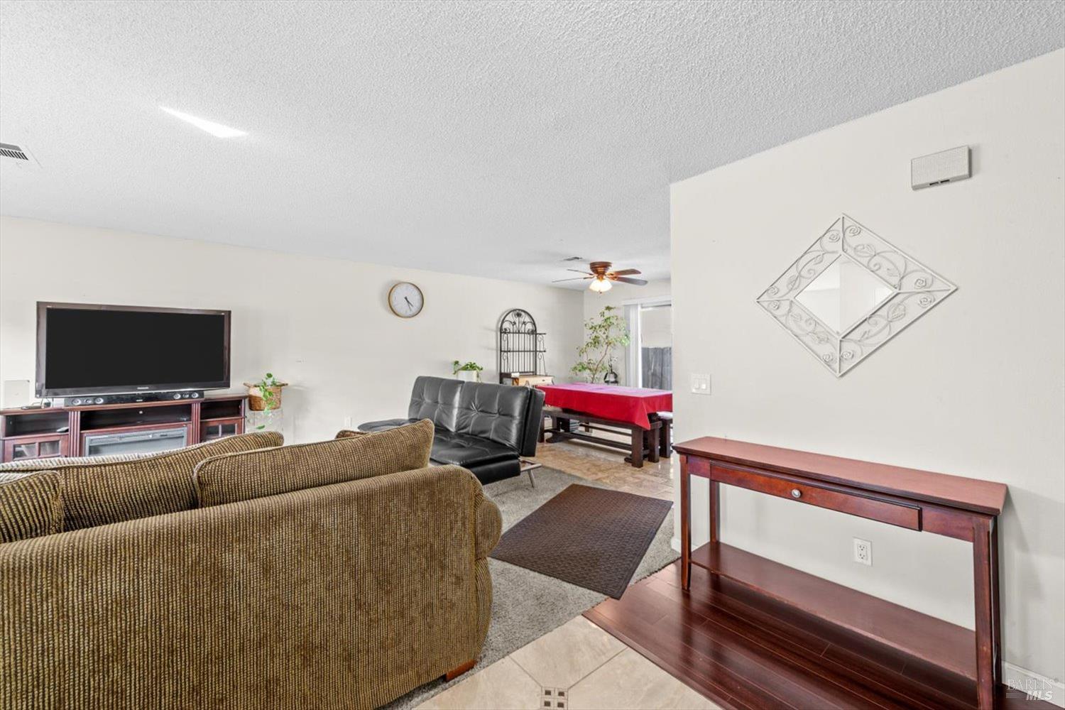 320 Serrano Ct