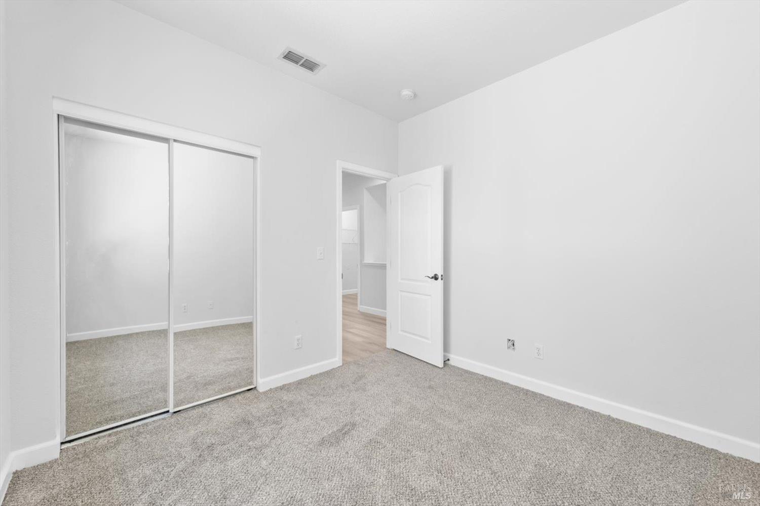 5038 Rowe Dr