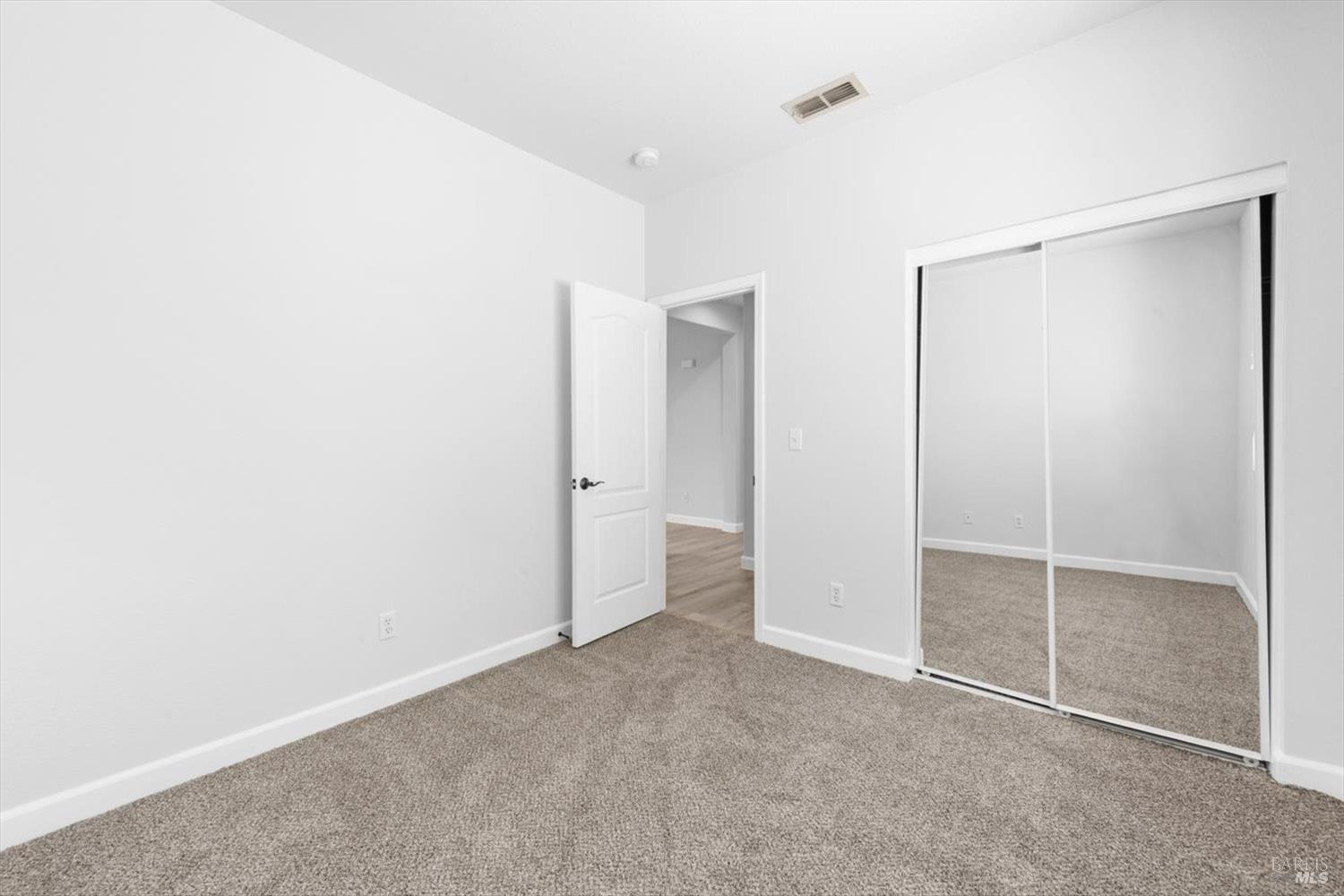 5038 Rowe Dr