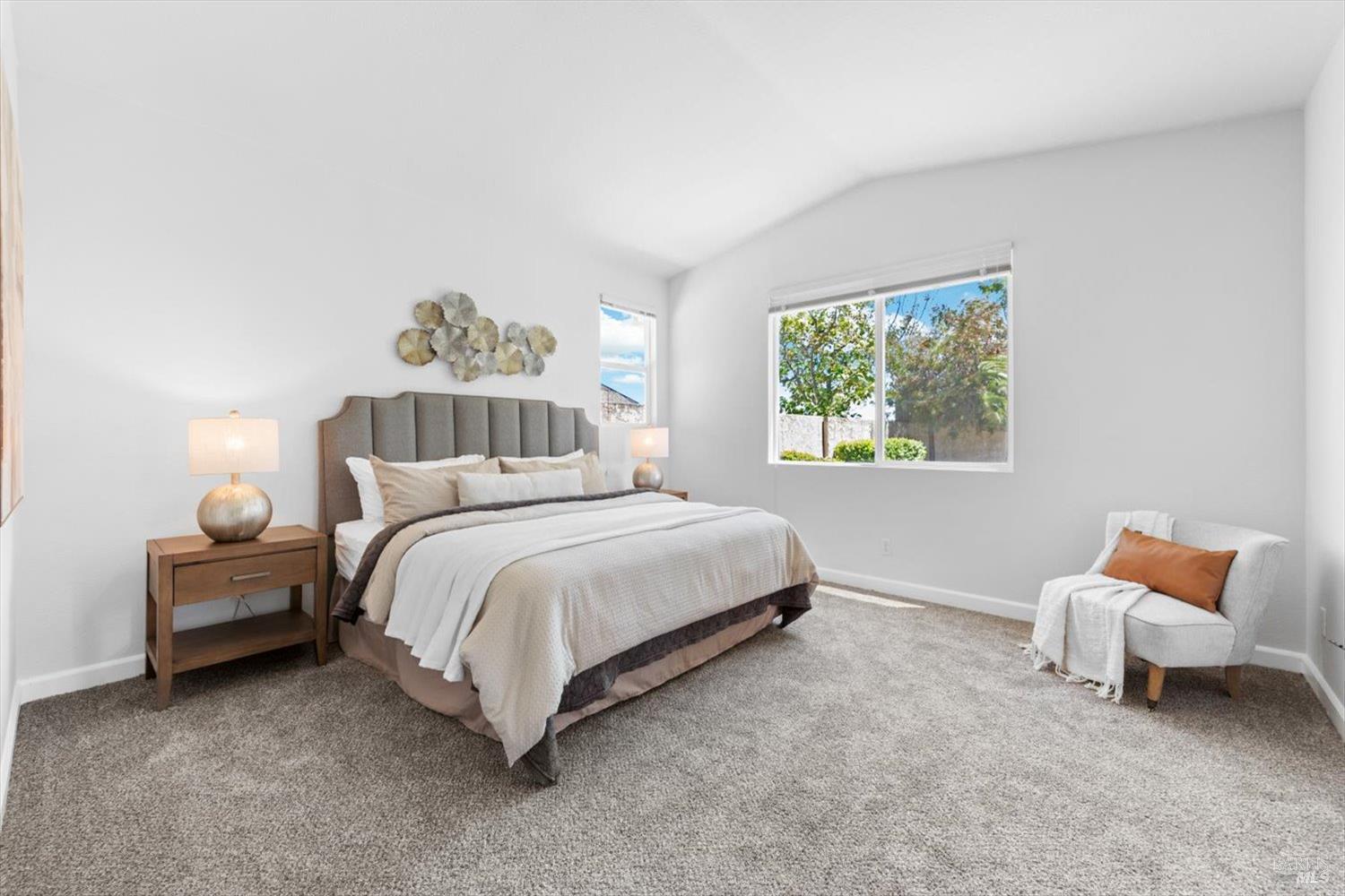 5038 Rowe Dr