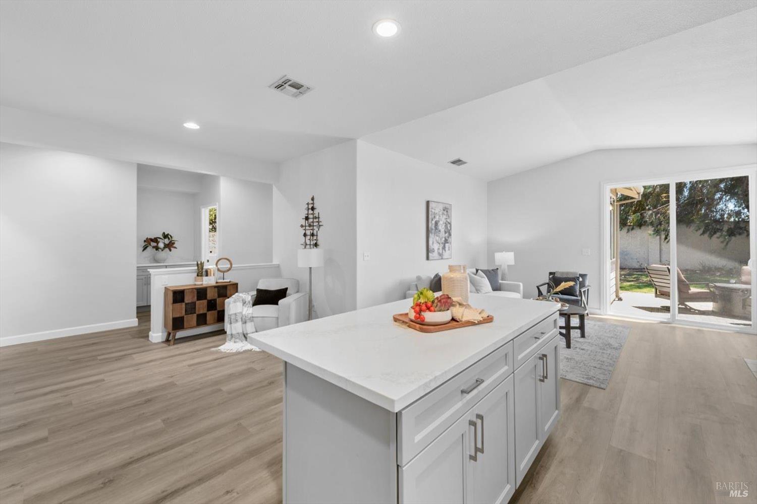 5038 Rowe Dr