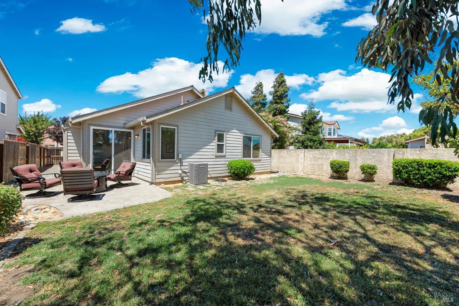 5038 Rowe Dr