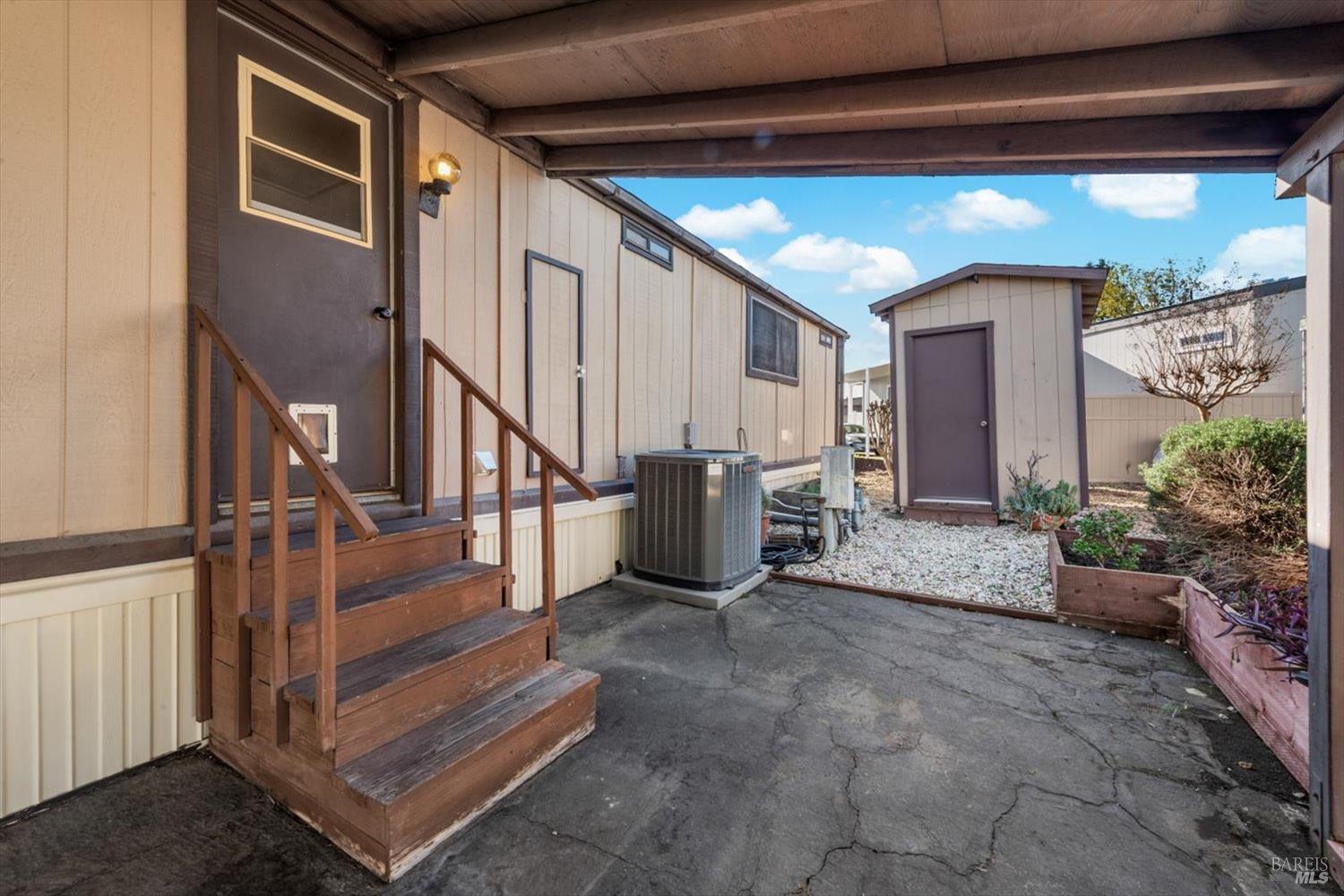 76 Lemon Tree Circle