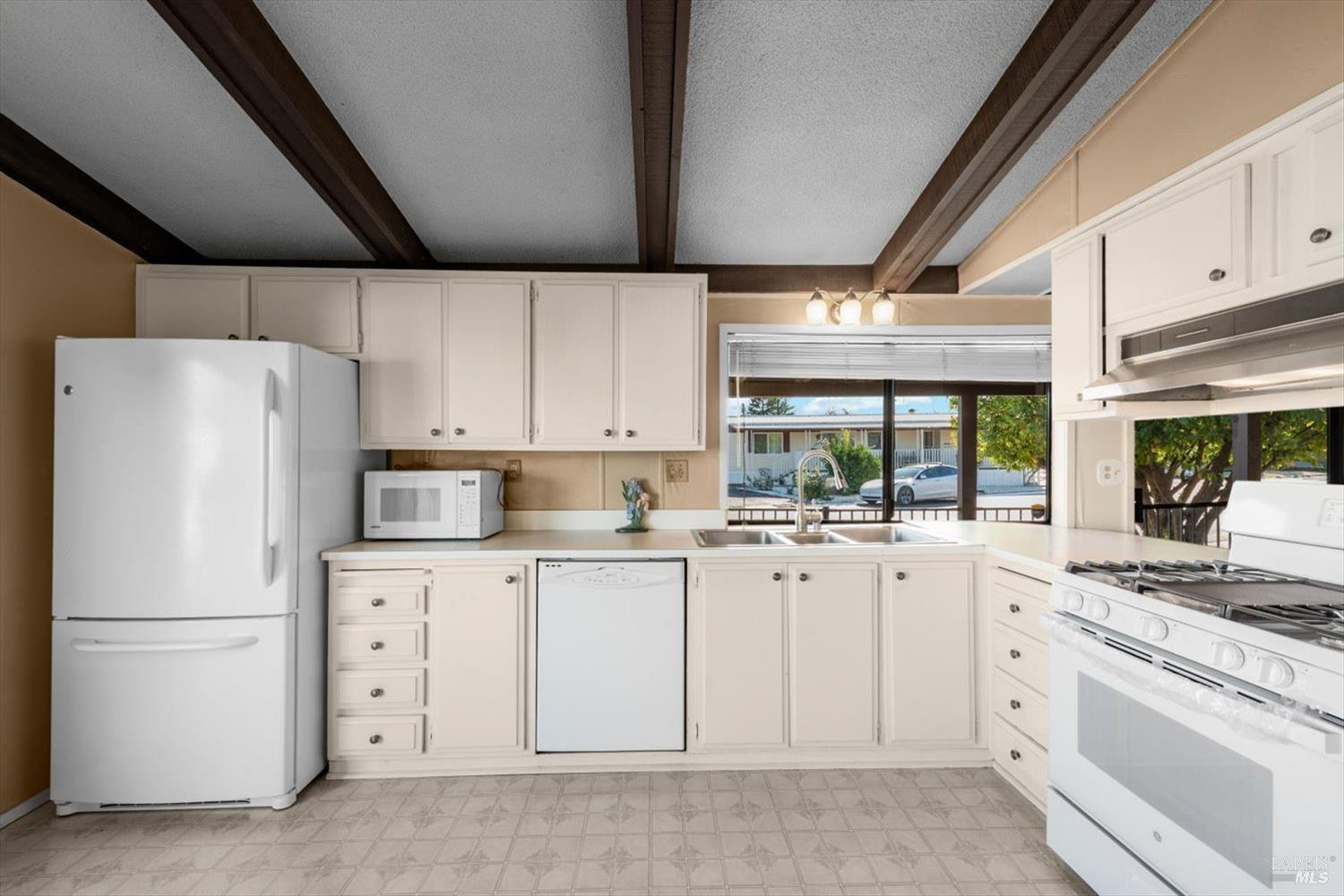 76 Lemon Tree Circle