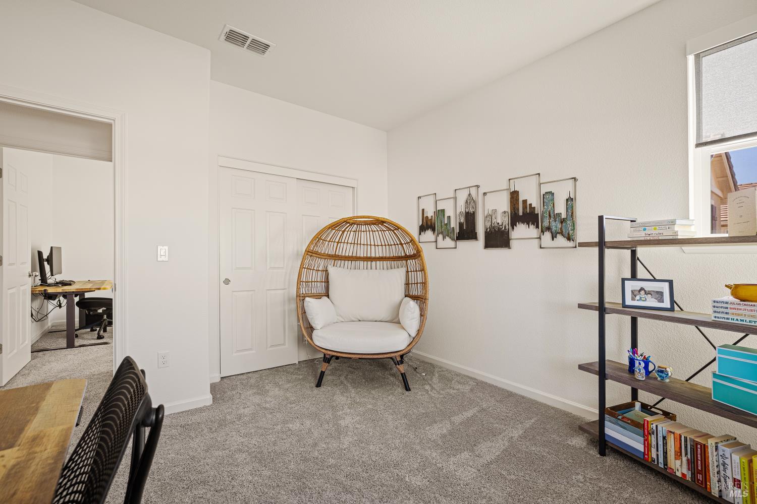 938 Fruit Stand Circle