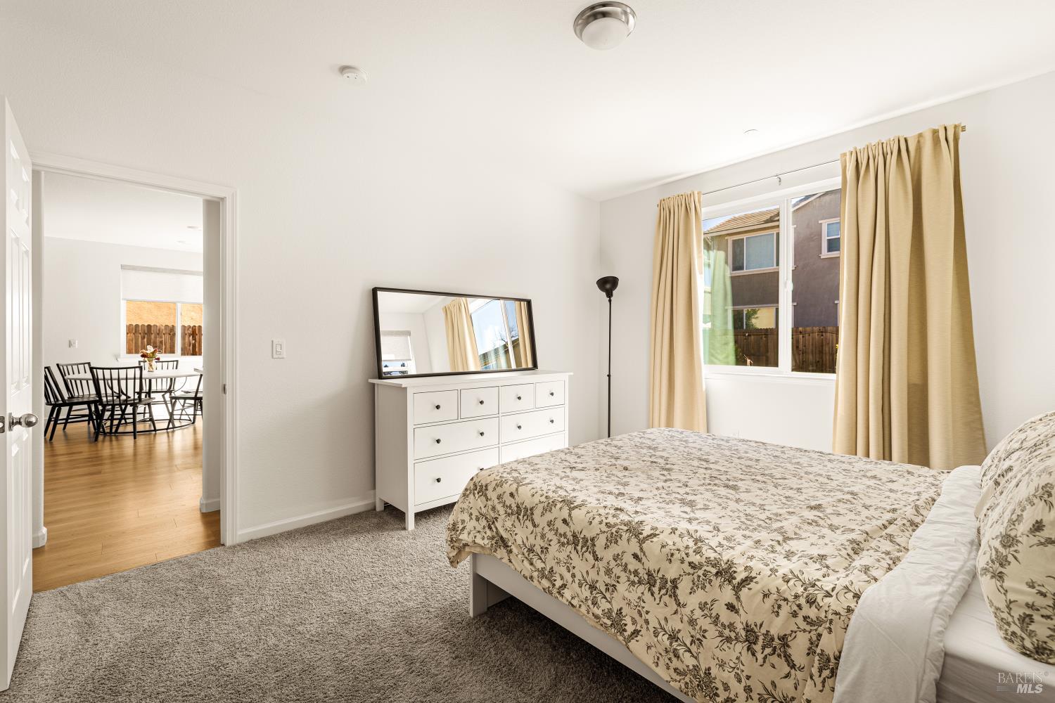 938 Fruit Stand Circle