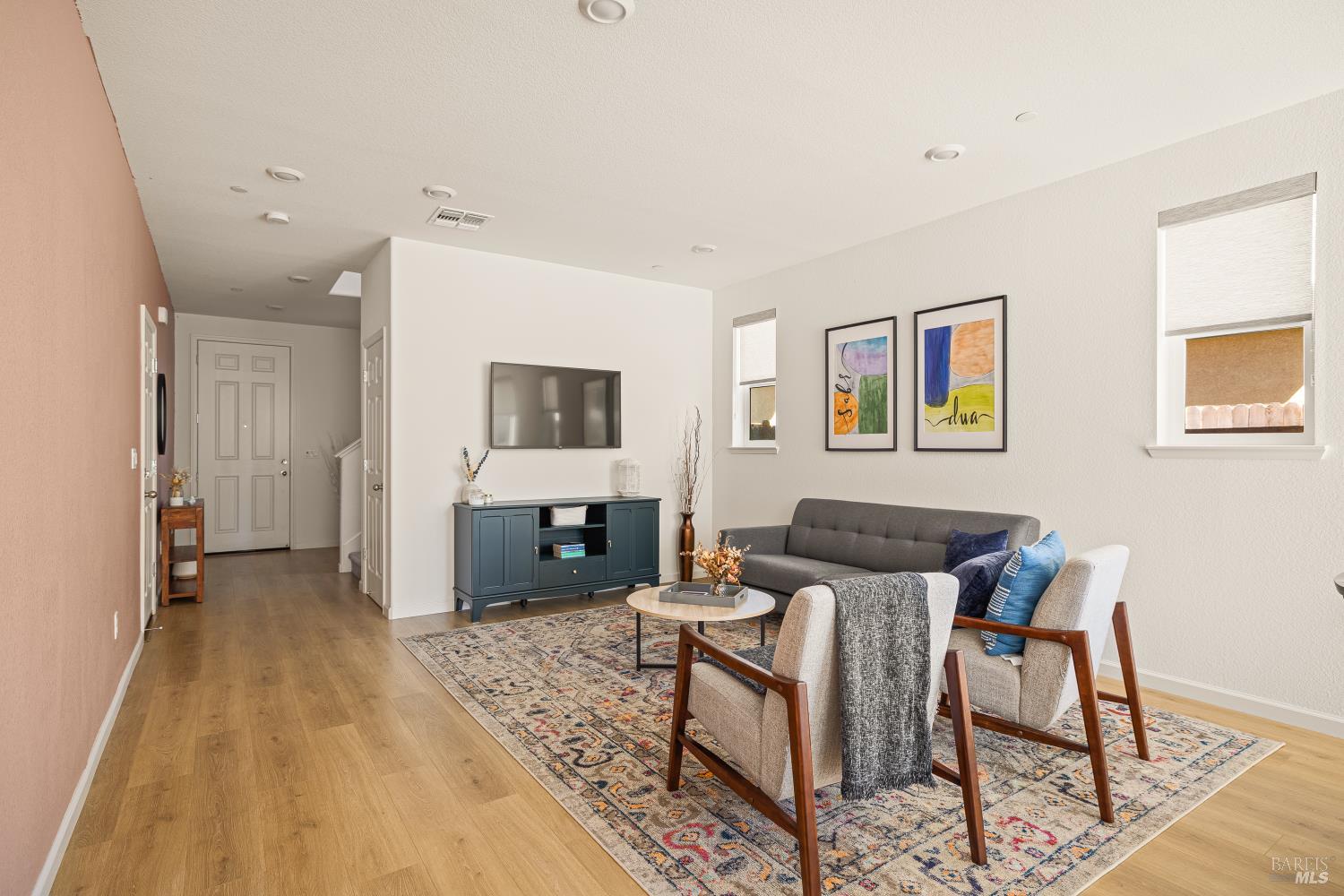 938 Fruit Stand Circle