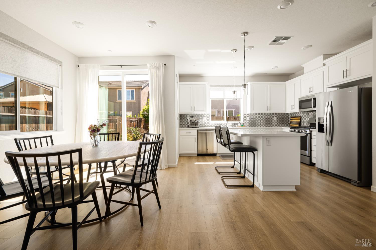 938 Fruit Stand Circle