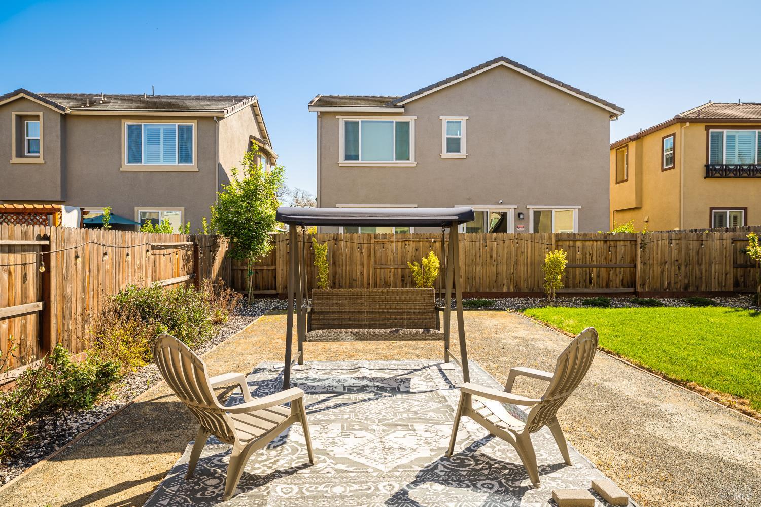 938 Fruit Stand Circle