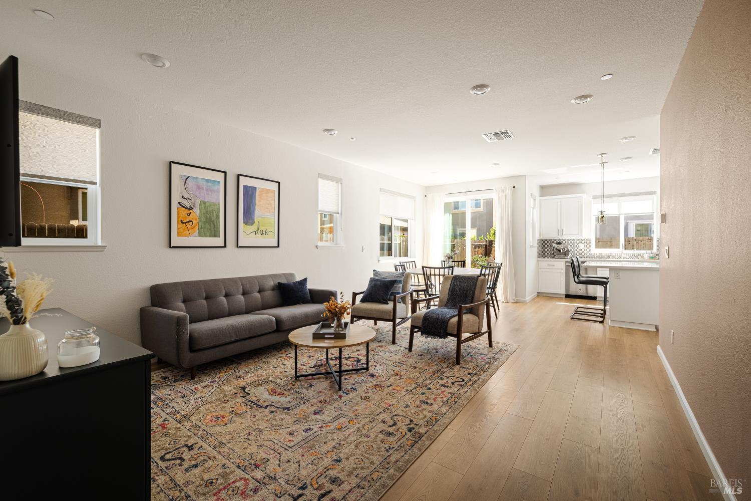 938 Fruit Stand Circle