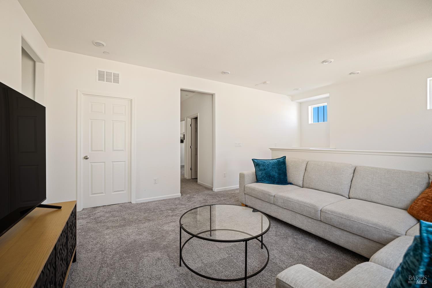 938 Fruit Stand Circle