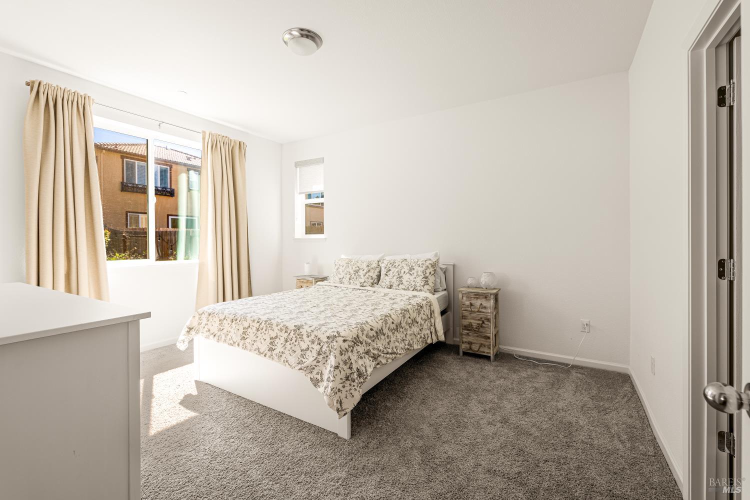 938 Fruit Stand Circle