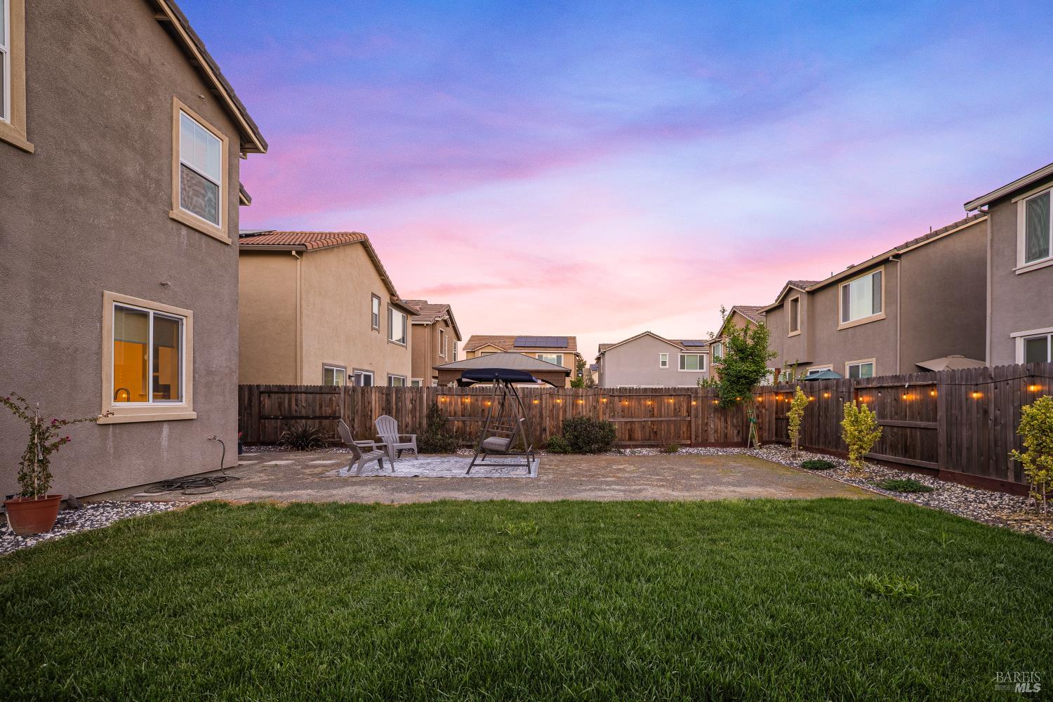 938 Fruit Stand Circle