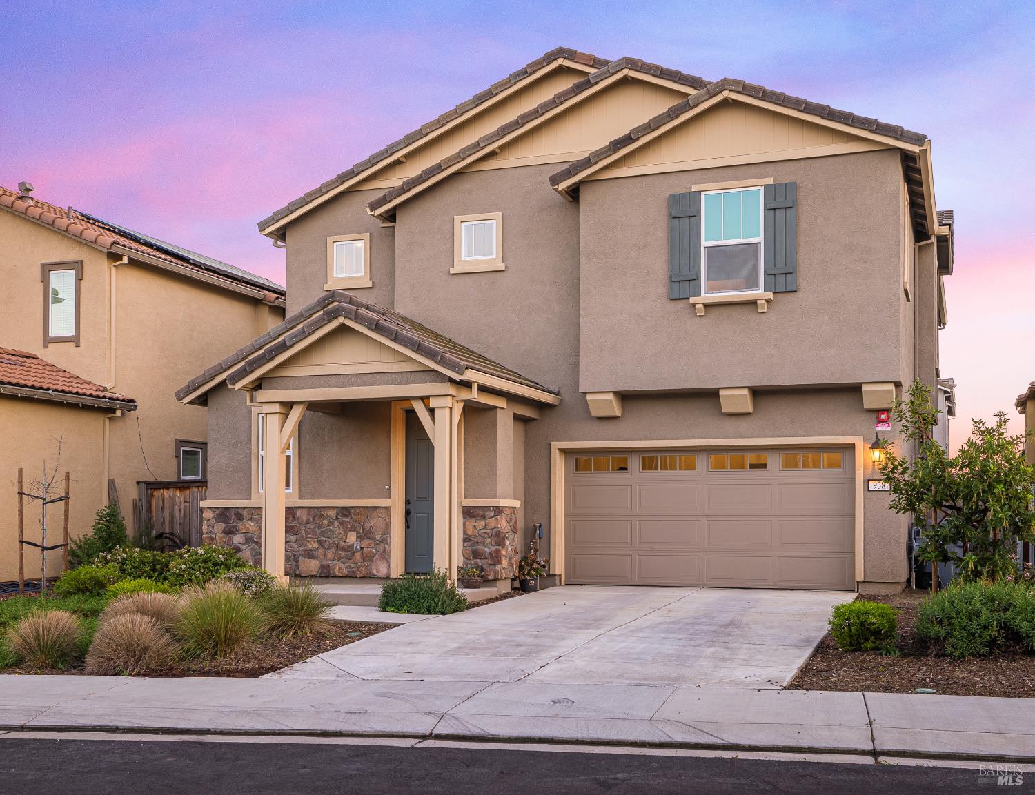 938 Fruit Stand Circle