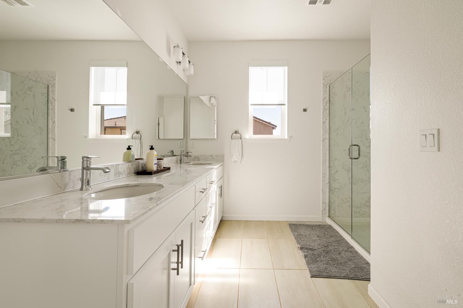 938 Fruit Stand Circle