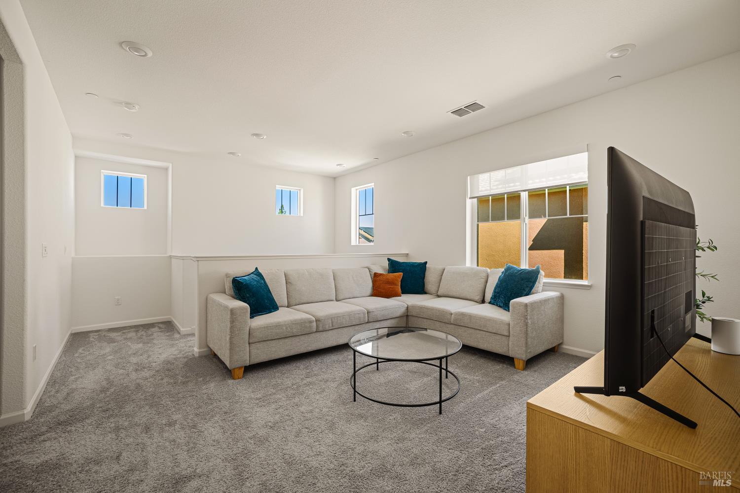 938 Fruit Stand Circle