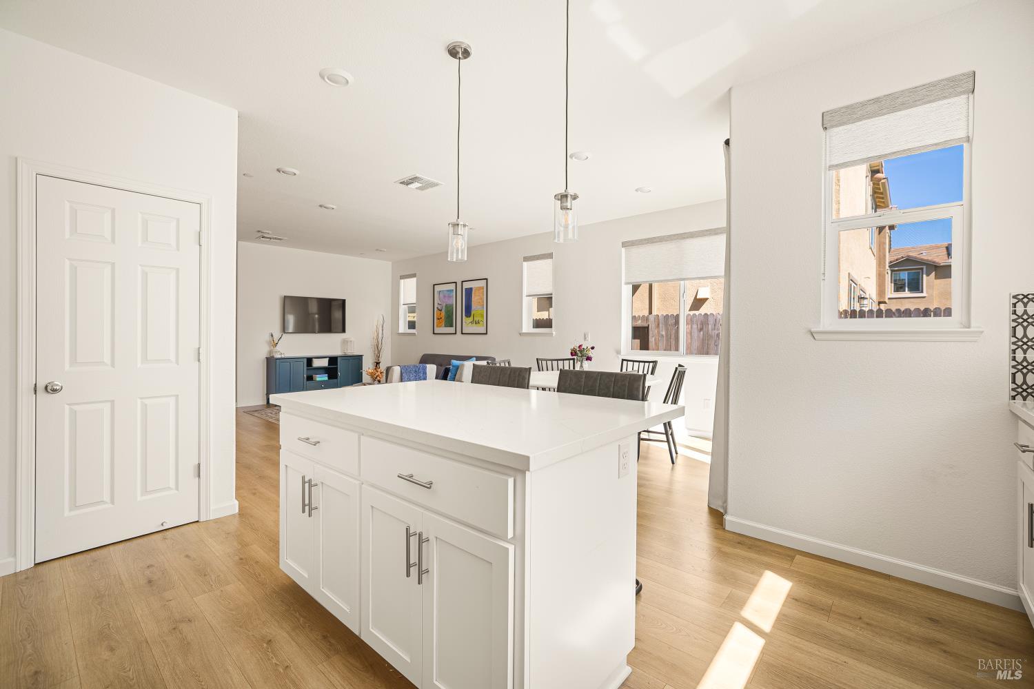 938 Fruit Stand Circle