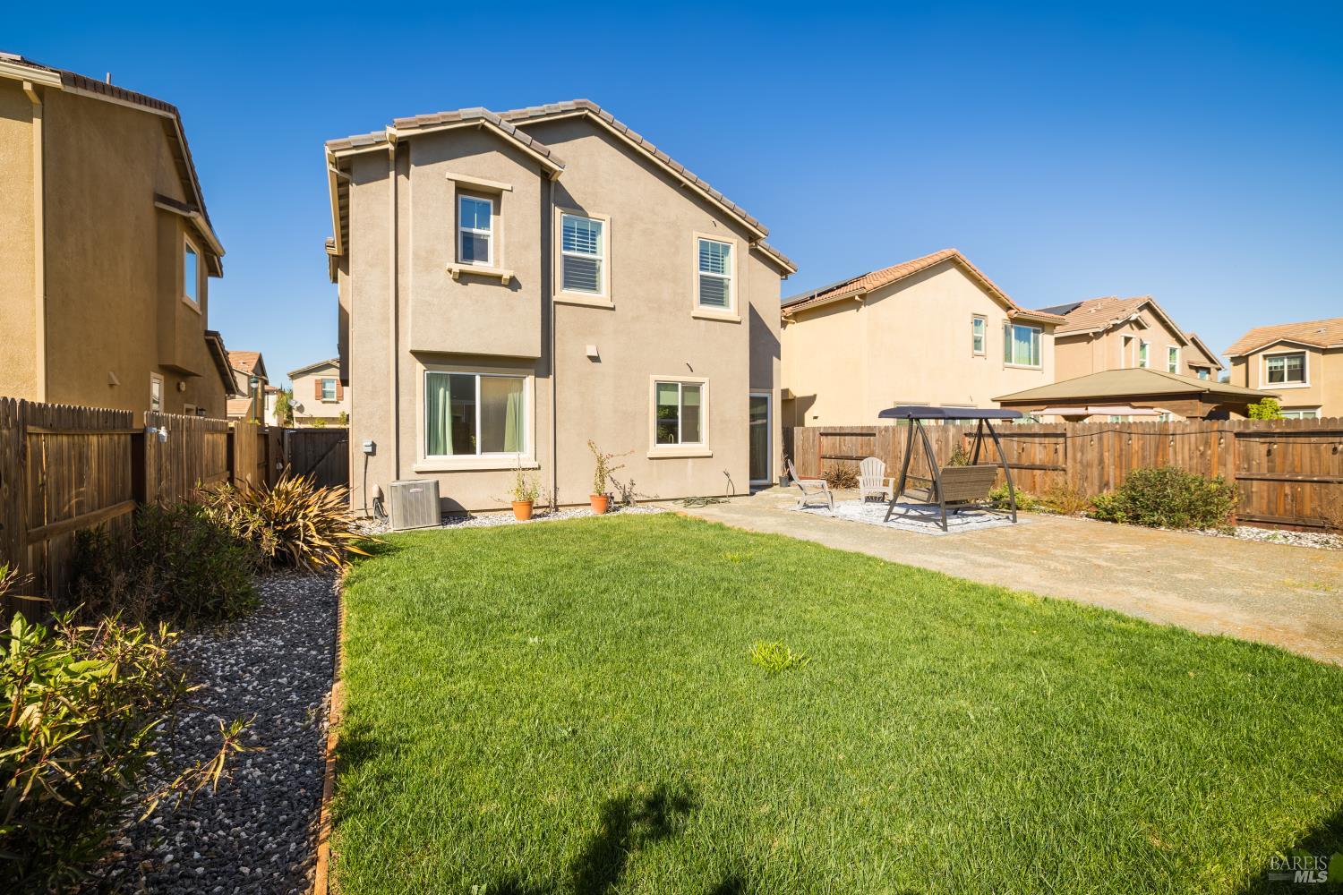 938 Fruit Stand Circle