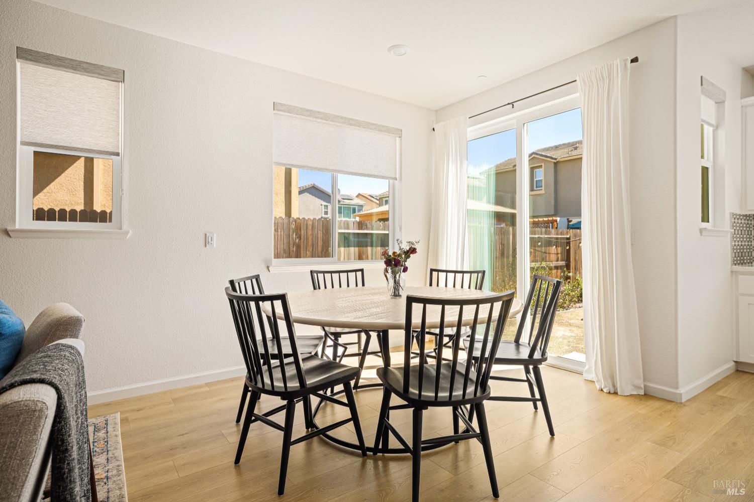 938 Fruit Stand Circle