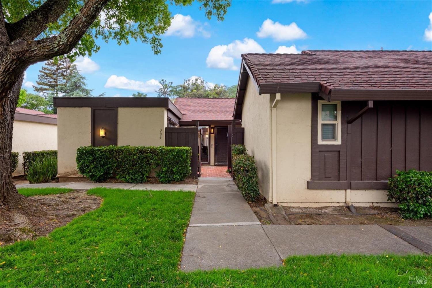 304 Acorn Court