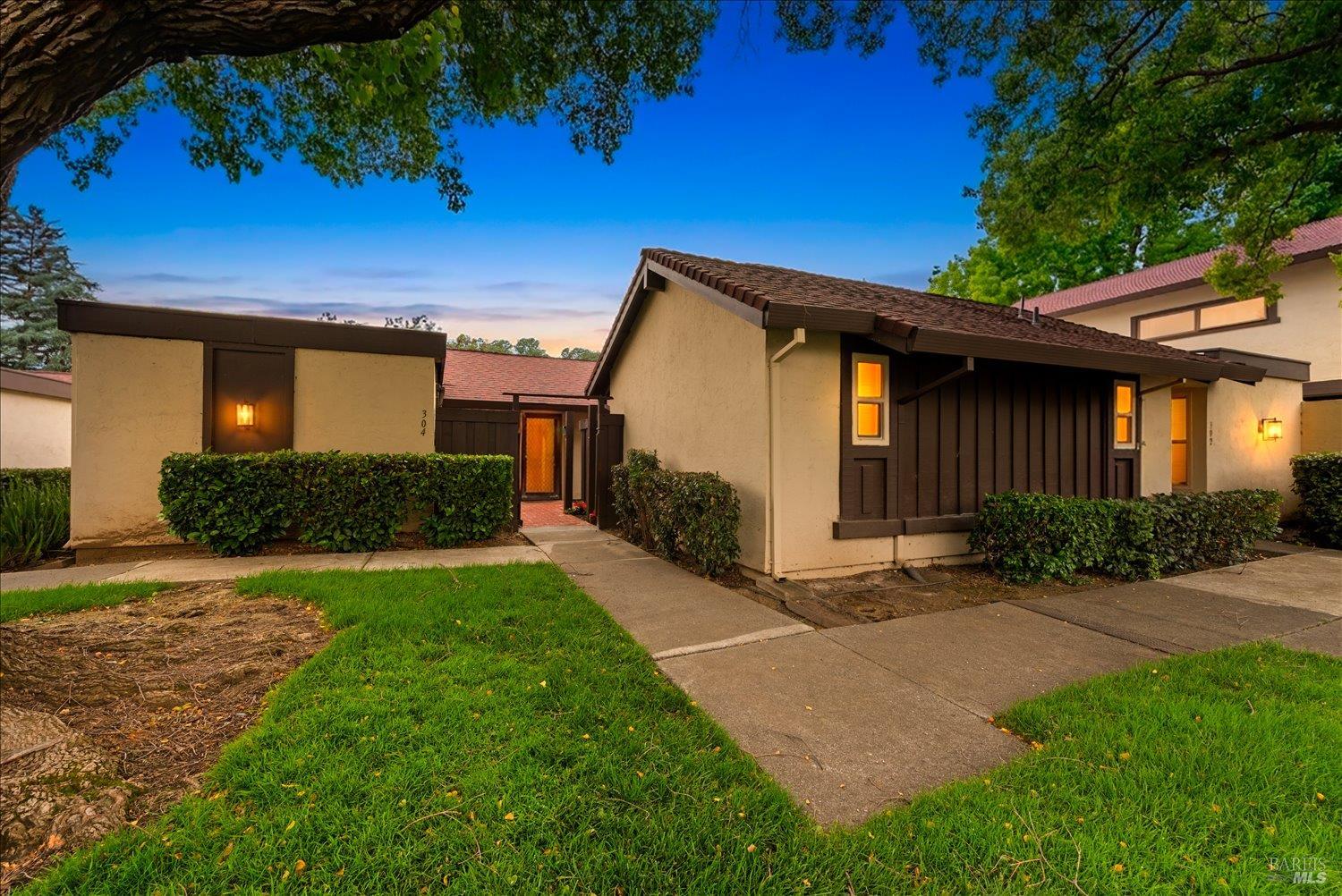 304 Acorn Court