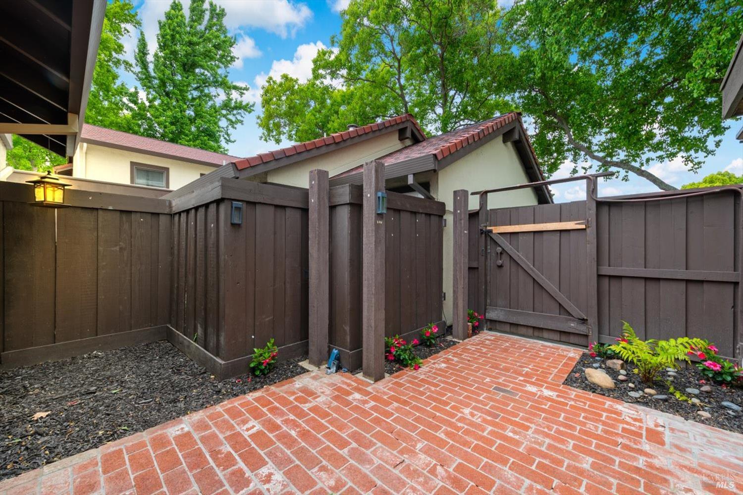 304 Acorn Court