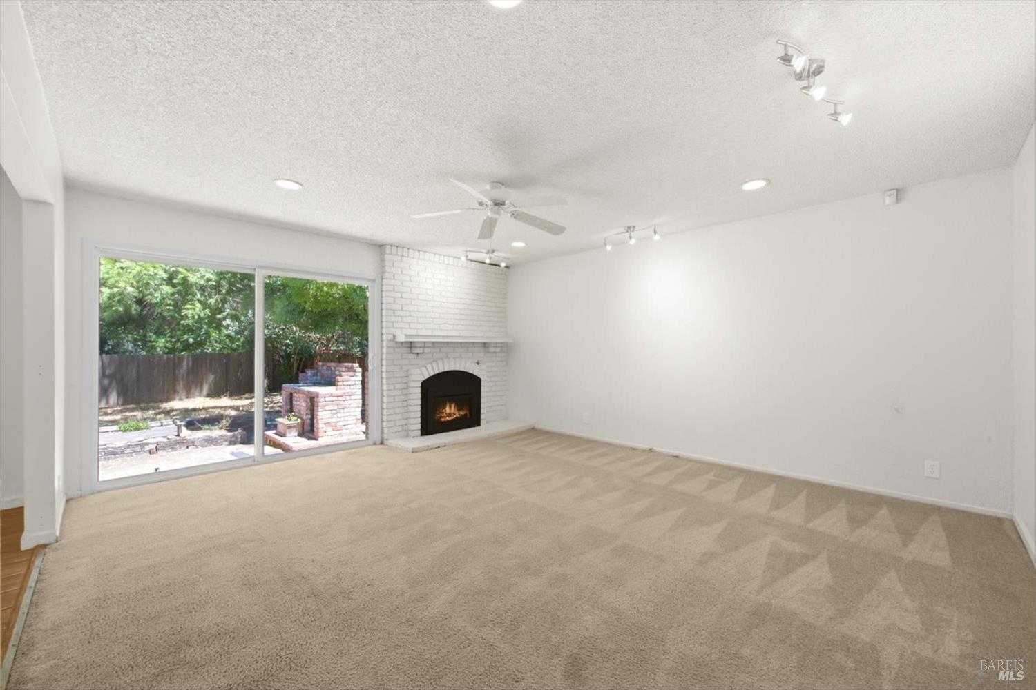 1145 Creekside Drive