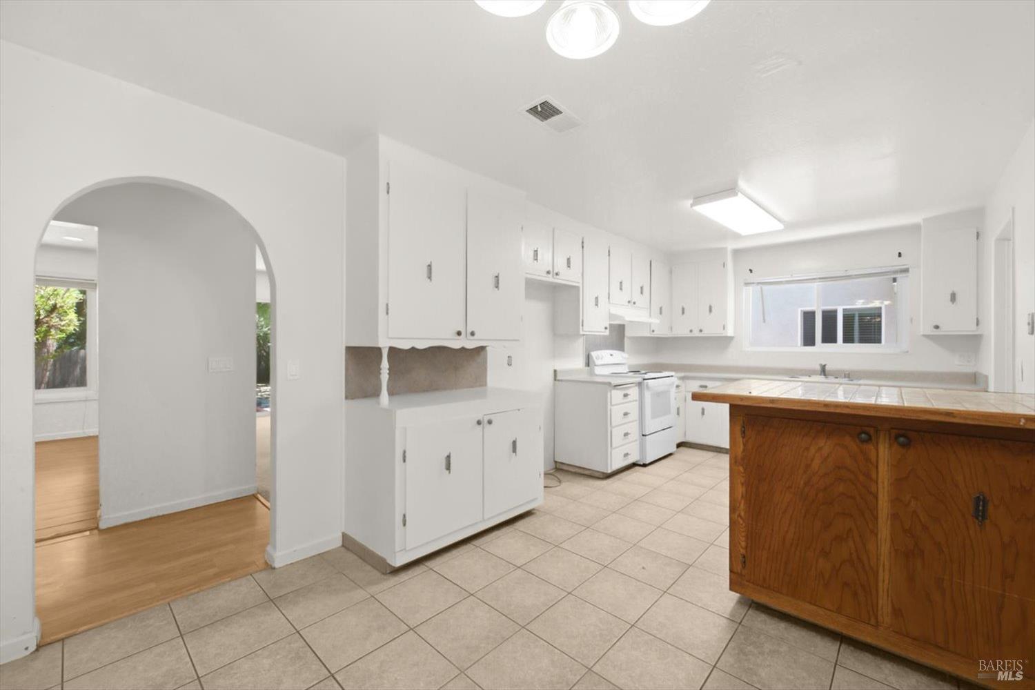 1145 Creekside Drive