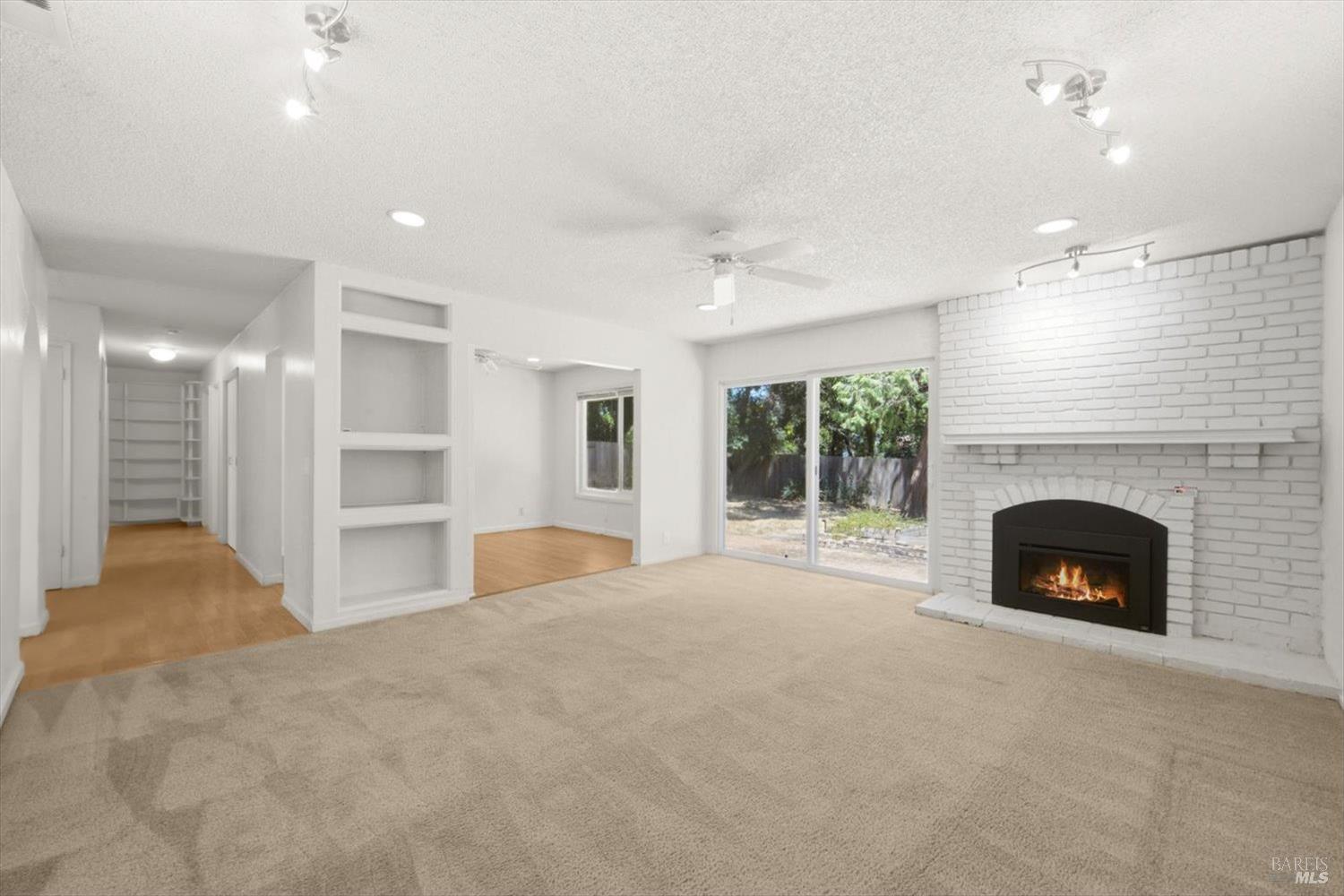 1145 Creekside Drive