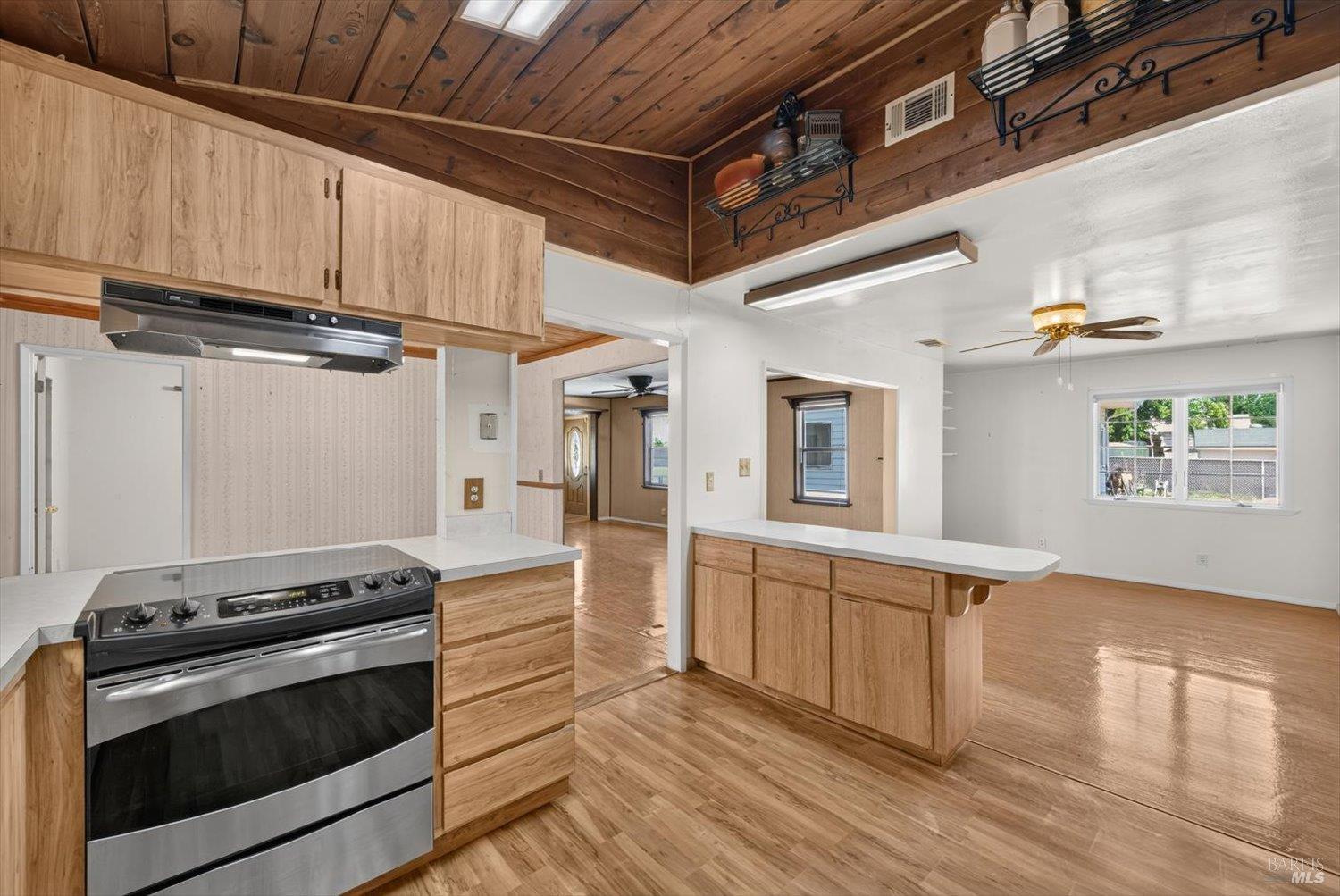 7582 Putman Road