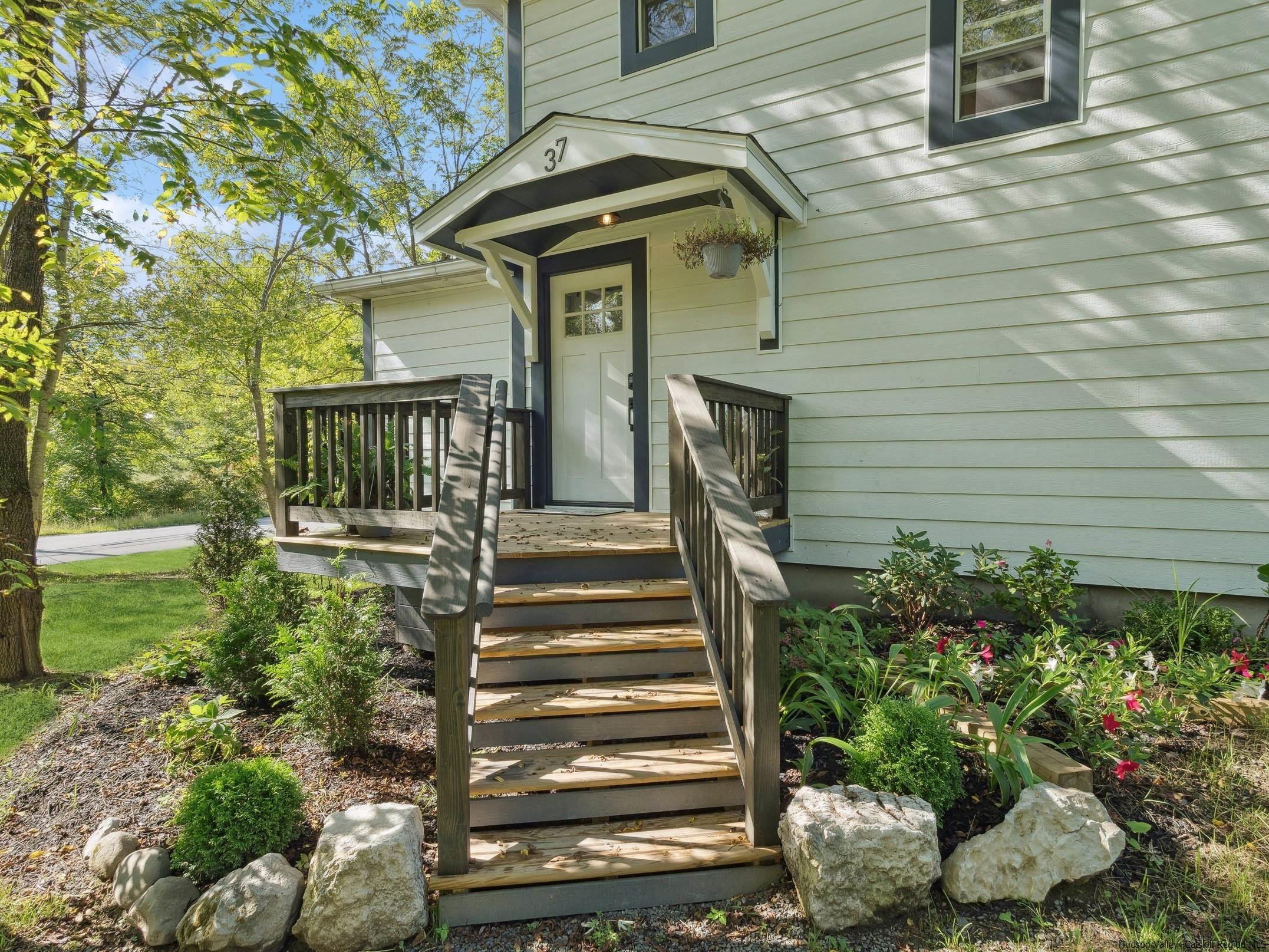 Renovated Country Charmer