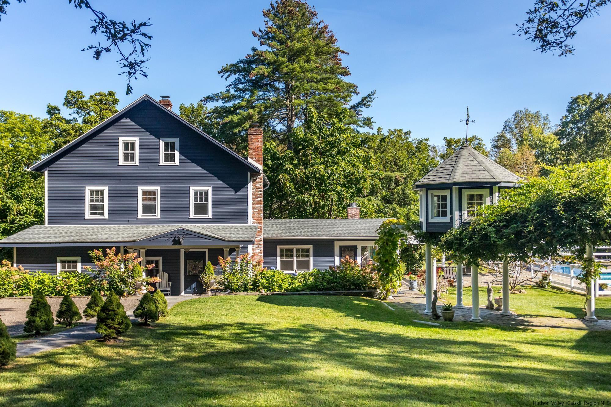 Renovated farmhouse + guest house