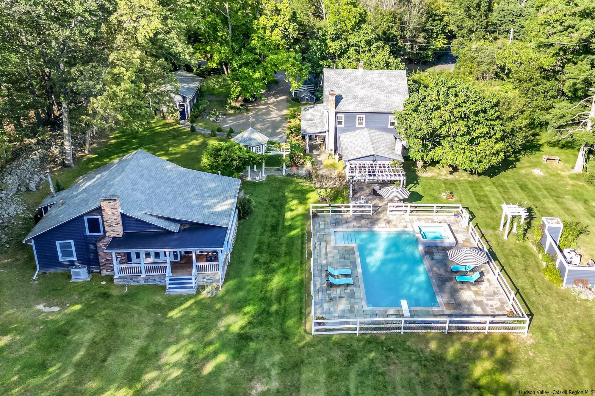 Renovated farmhouse + guest house
