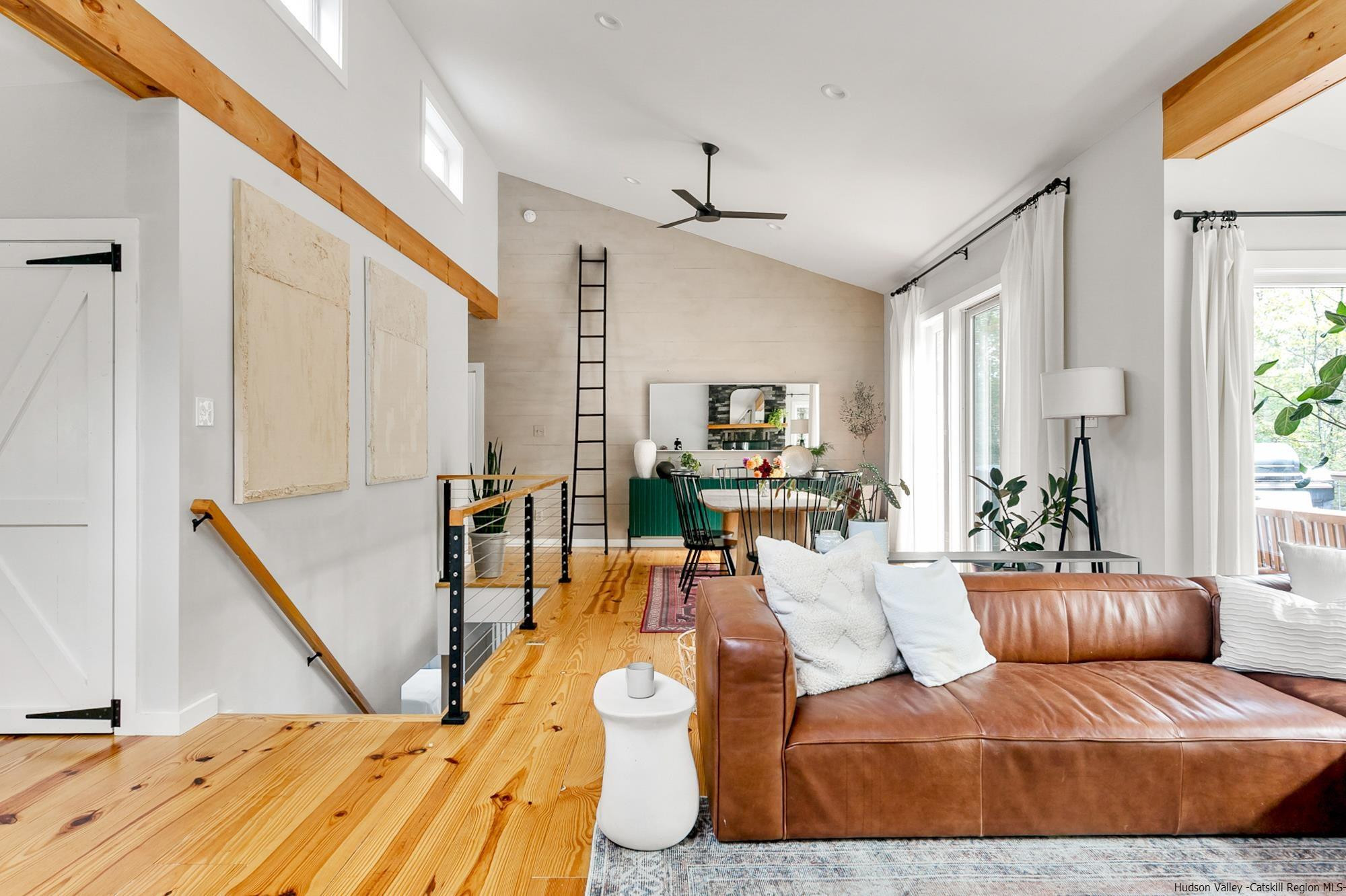 Immaculate Getaway in the Woods
