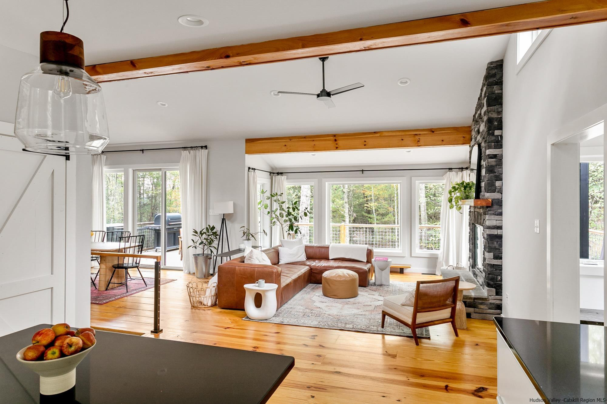 Immaculate Getaway in the Woods