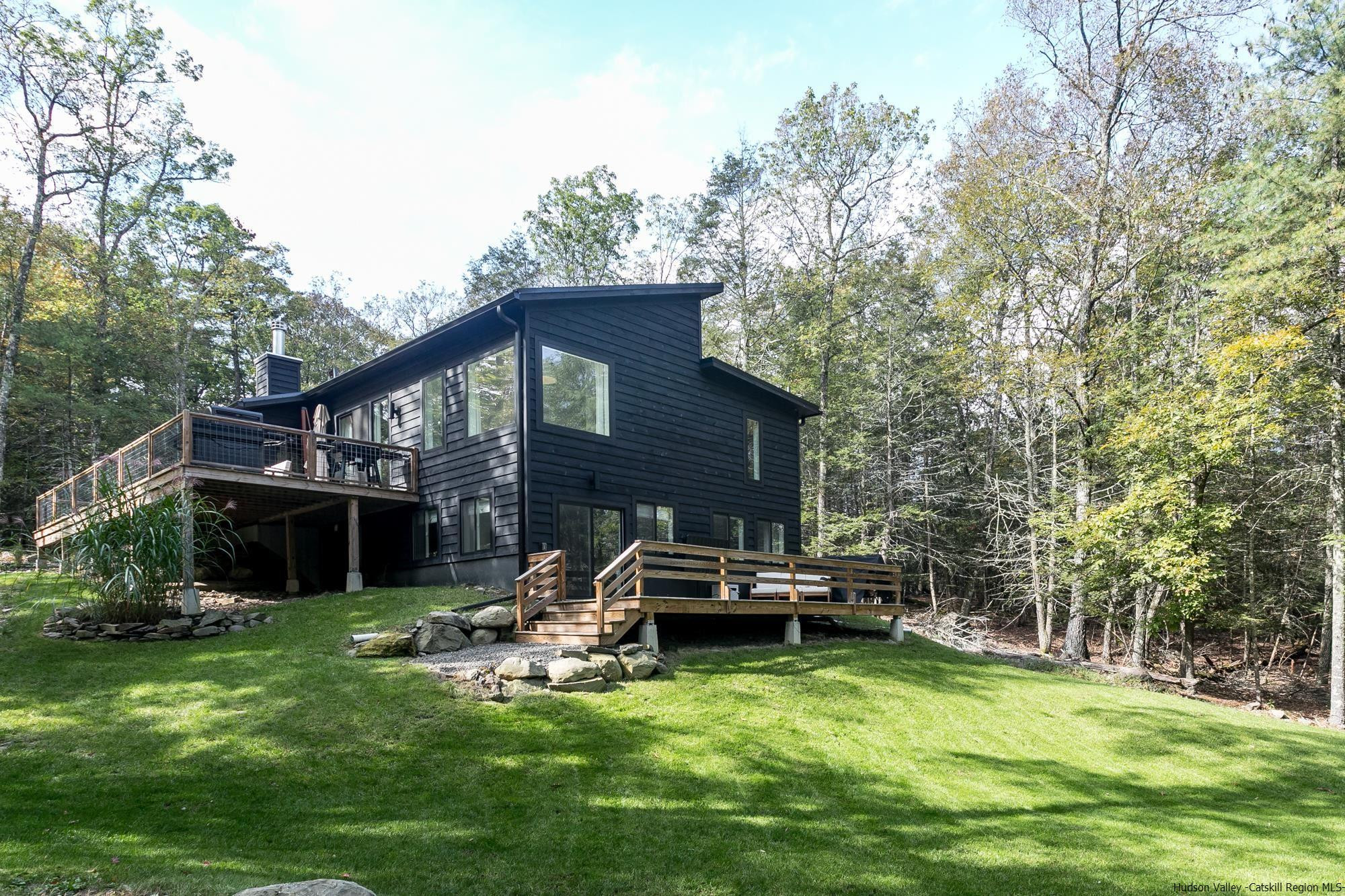 Immaculate Getaway in the Woods