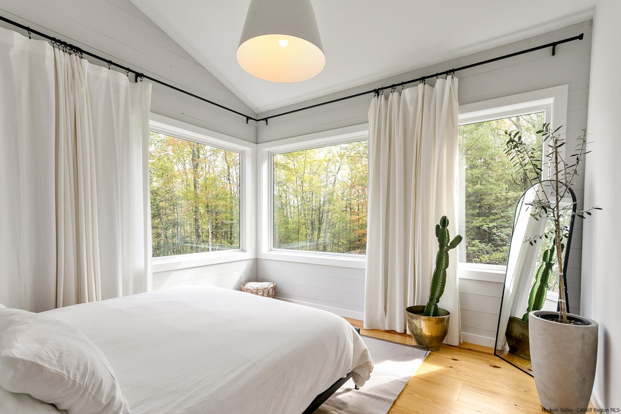 Immaculate Getaway in the Woods