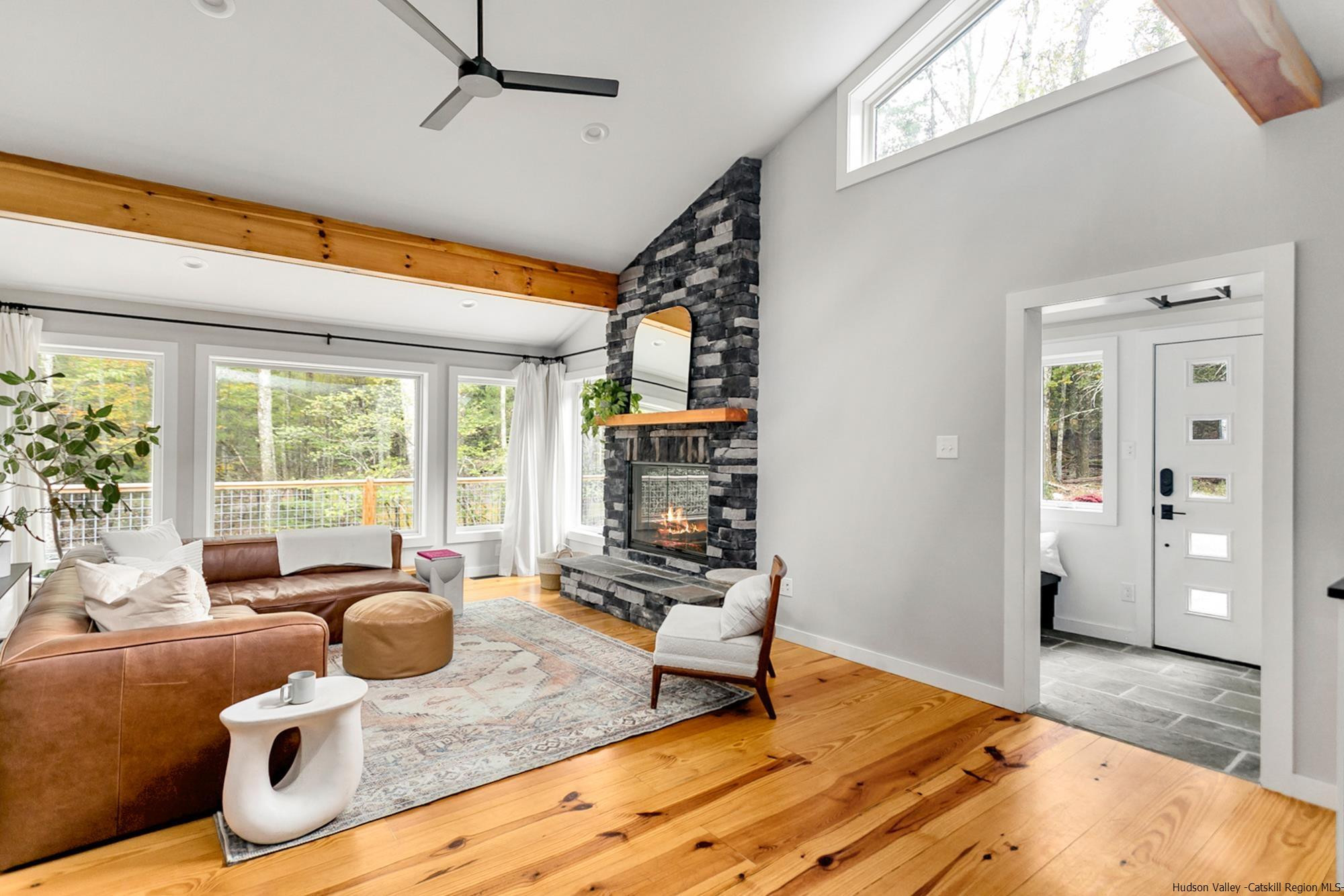 Immaculate Getaway in the Woods