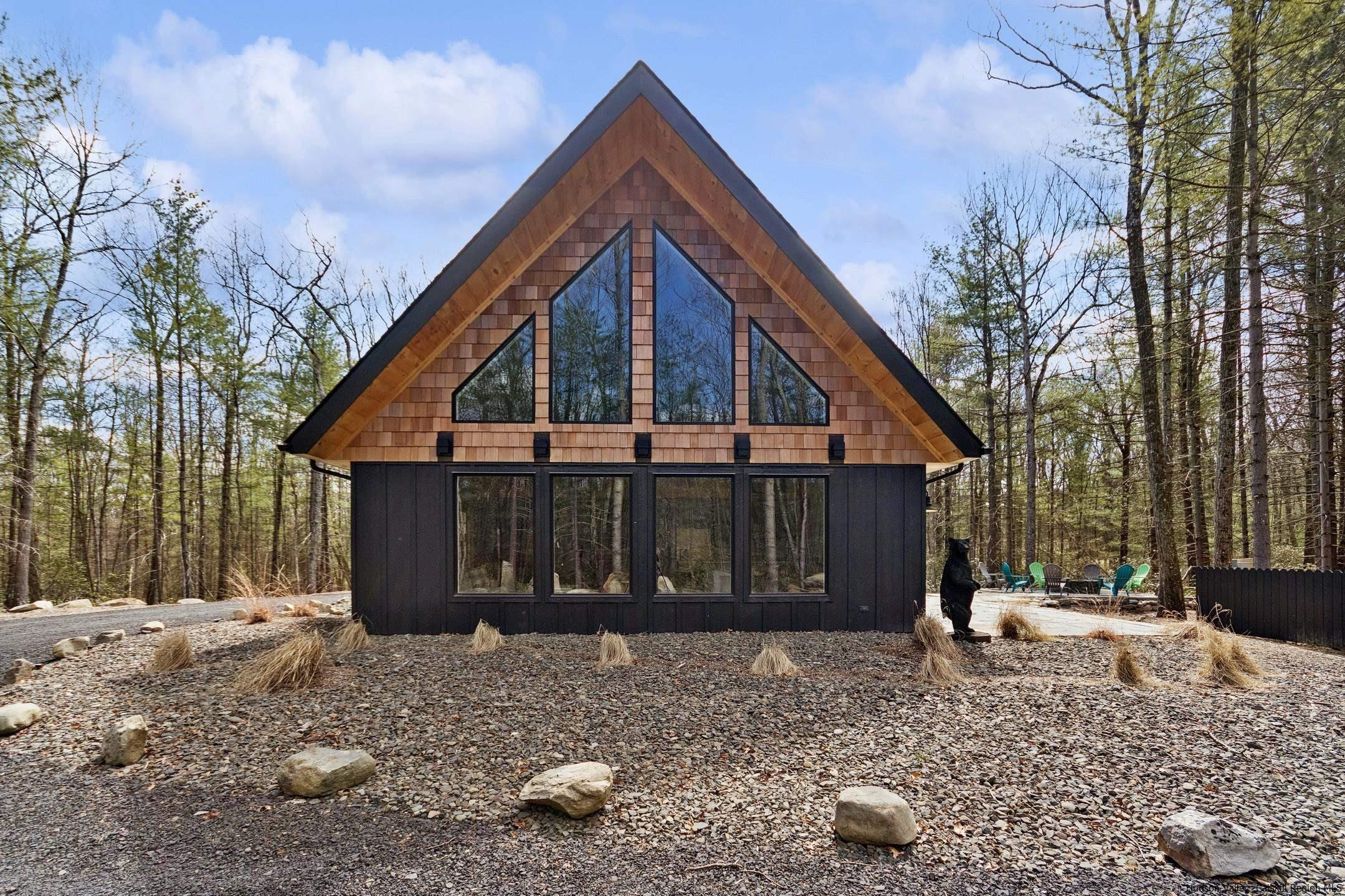 Custom-Built Chalet in the Woods