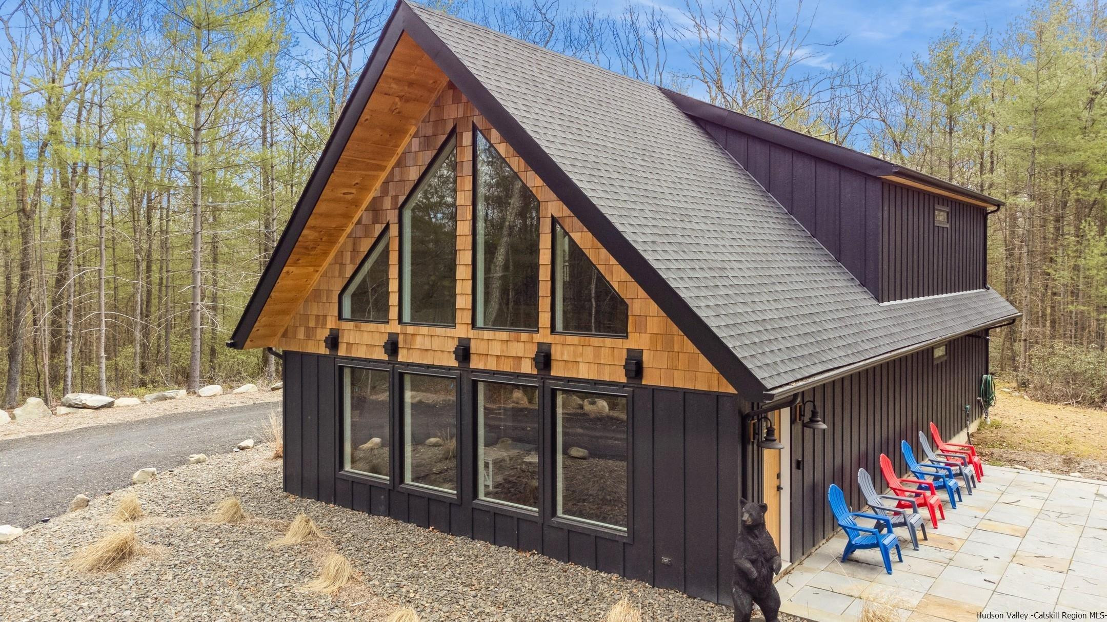 Custom-Built Chalet in the Woods