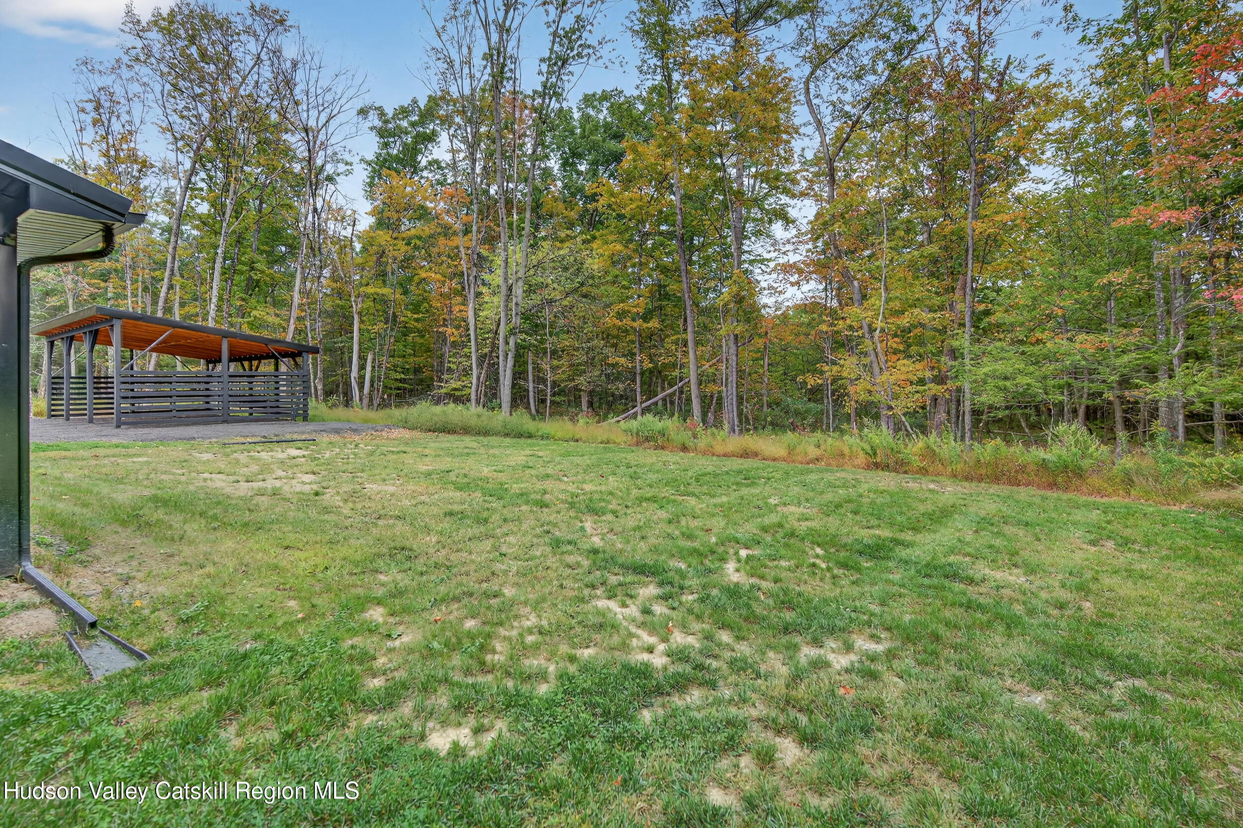 Modern Hideaway in the Woods