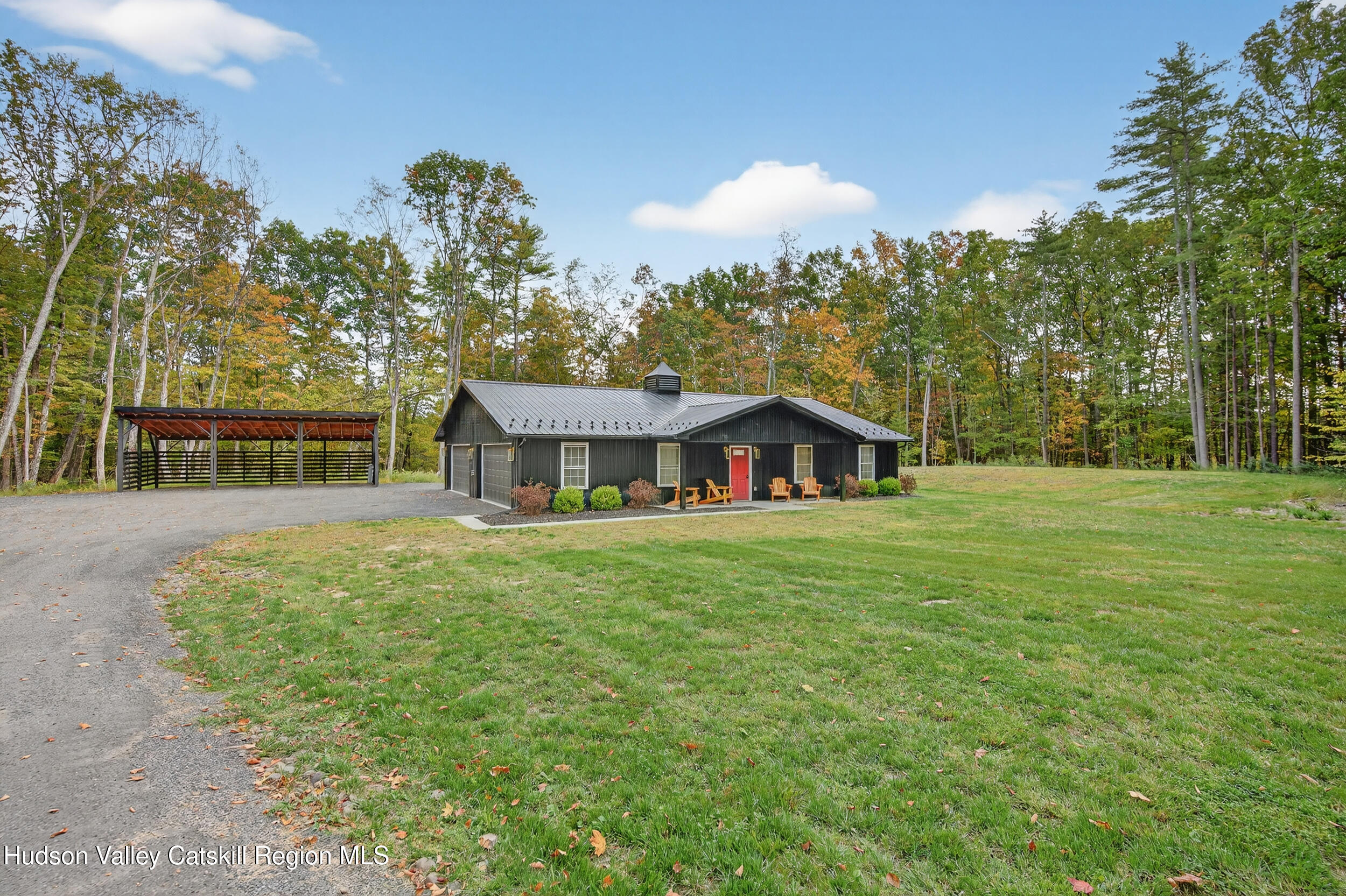 Modern Hideaway in the Woods