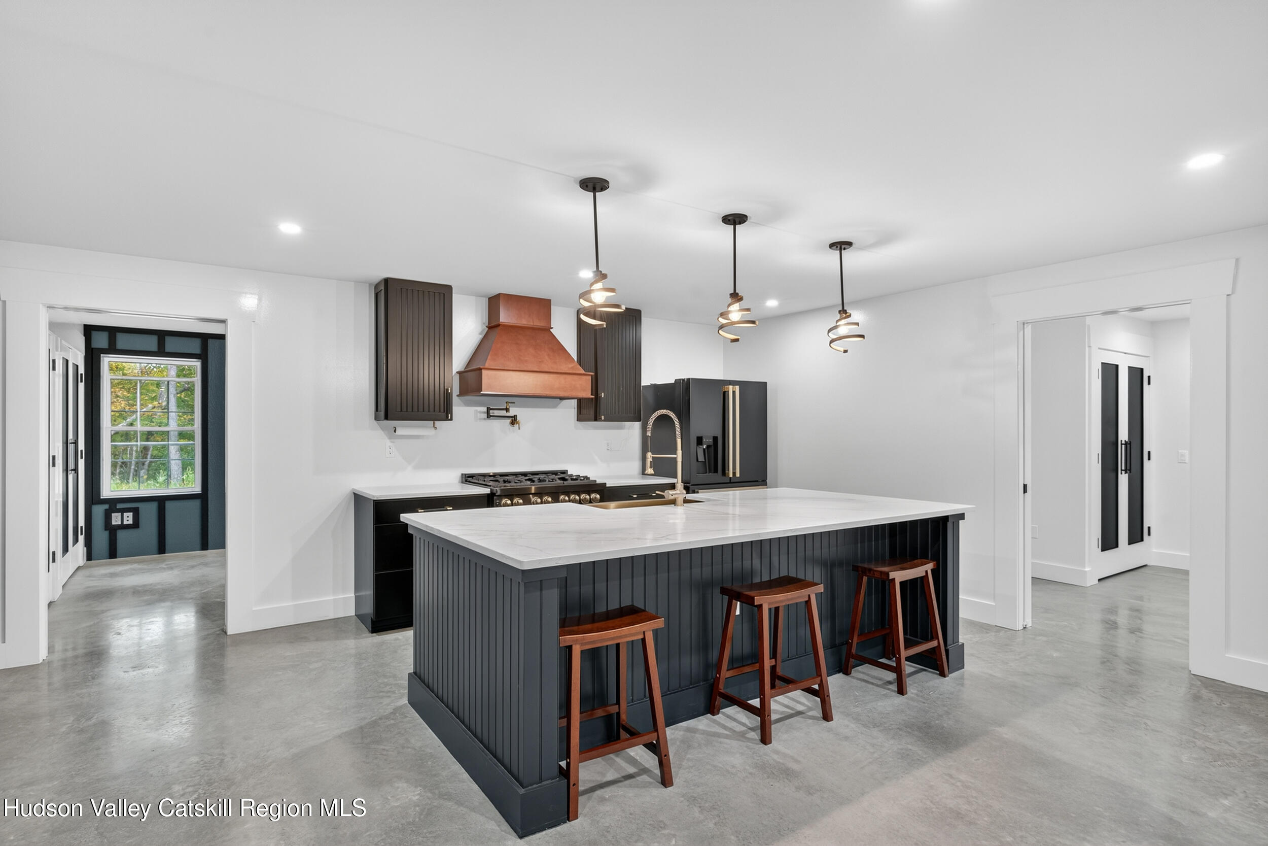 Modern Hideaway in the Woods