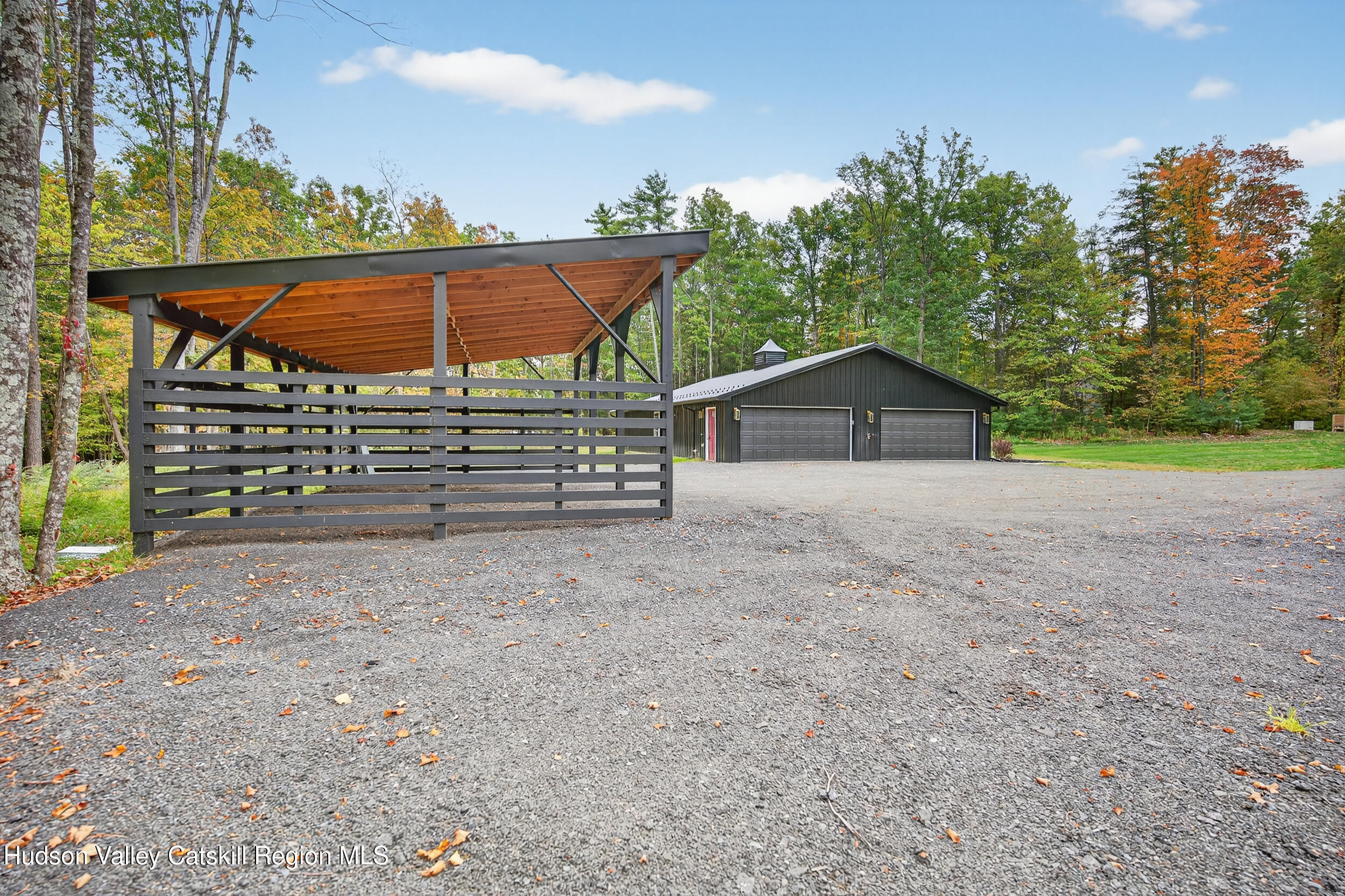 Modern Hideaway in the Woods