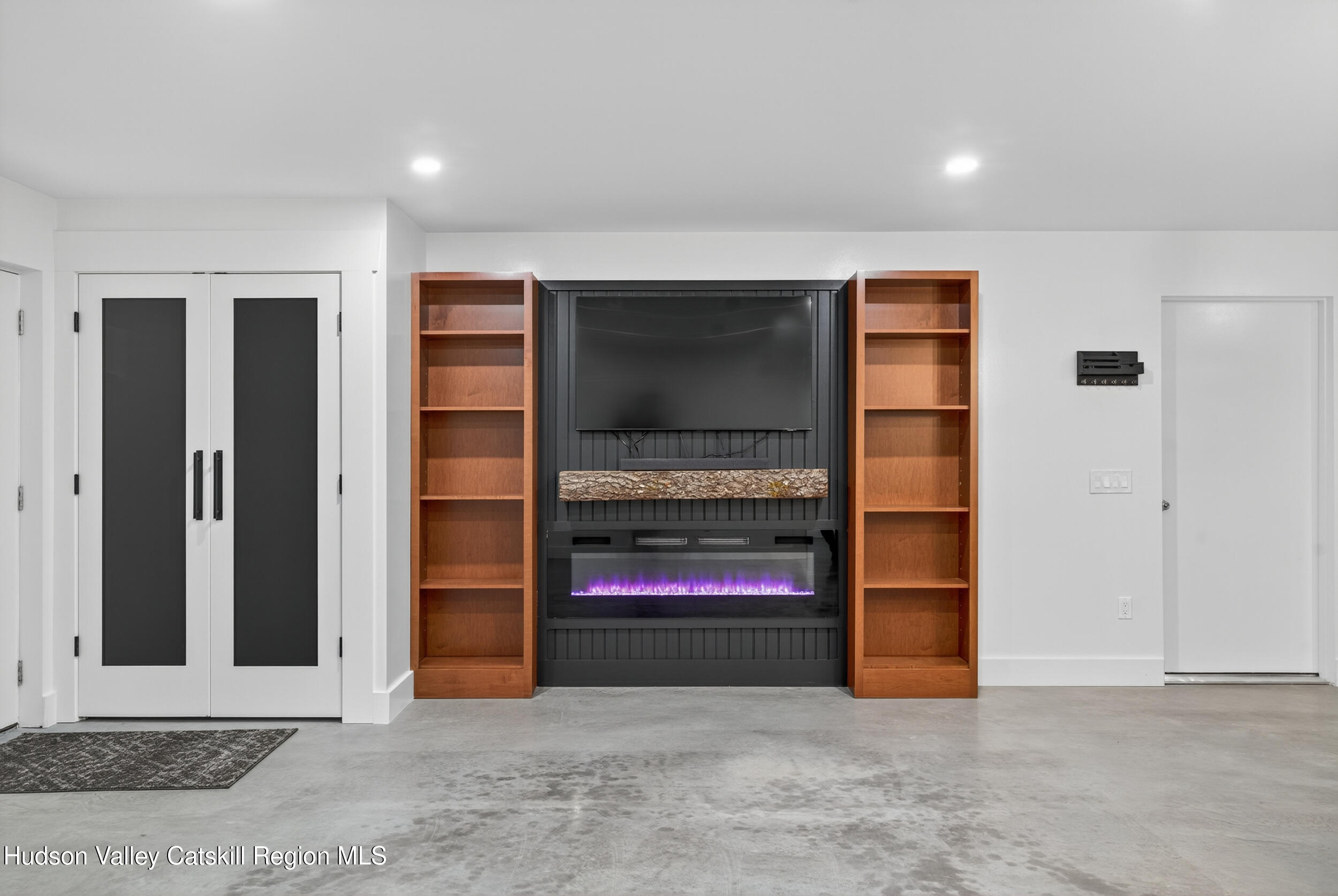 Modern Hideaway in the Woods