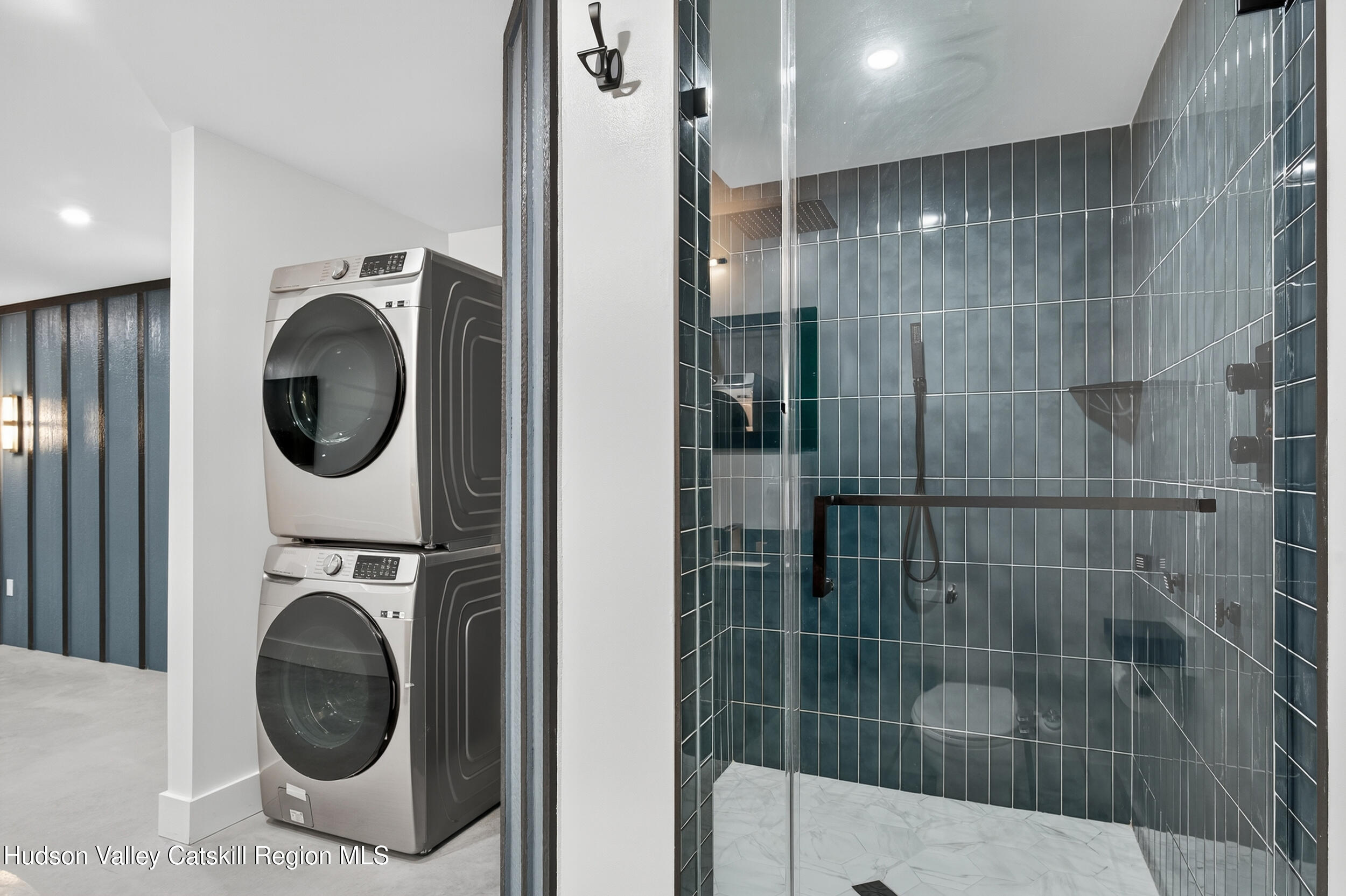 Modern Hideaway in the Woods