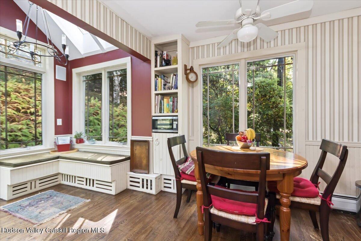 Cozy Country Cottage